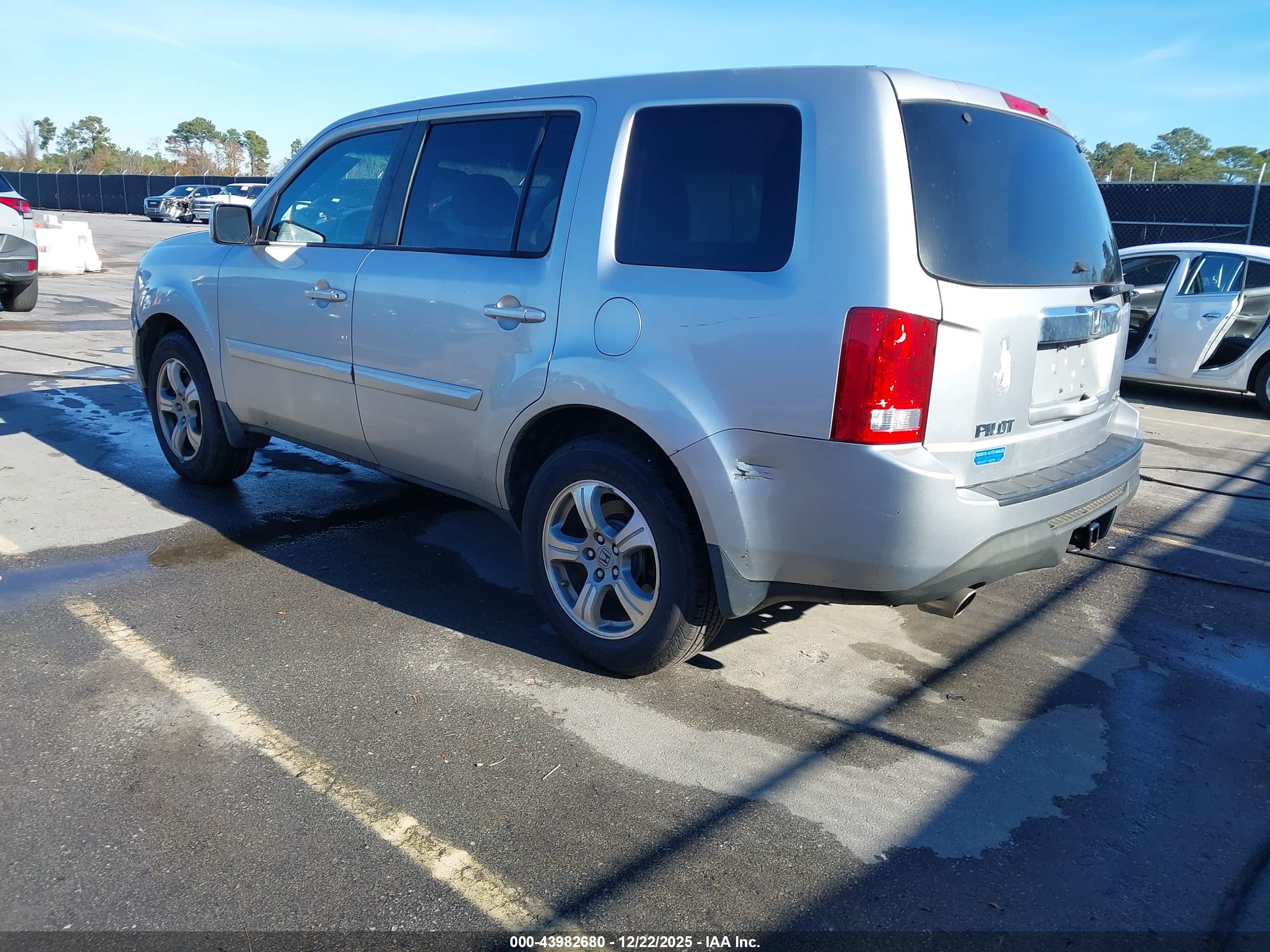 HONDA PILOT image 3