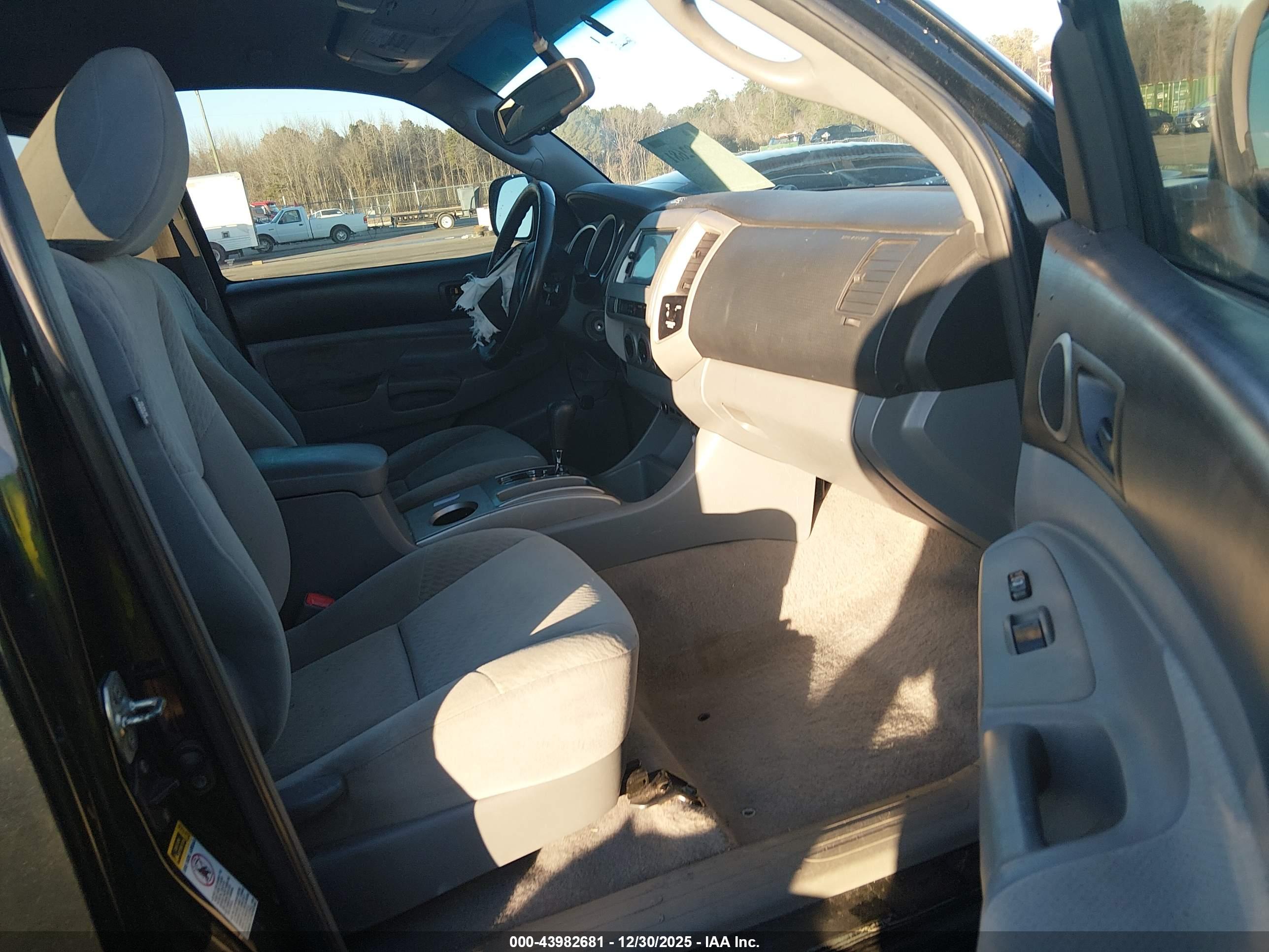 TOYOTA TACOMA image 5