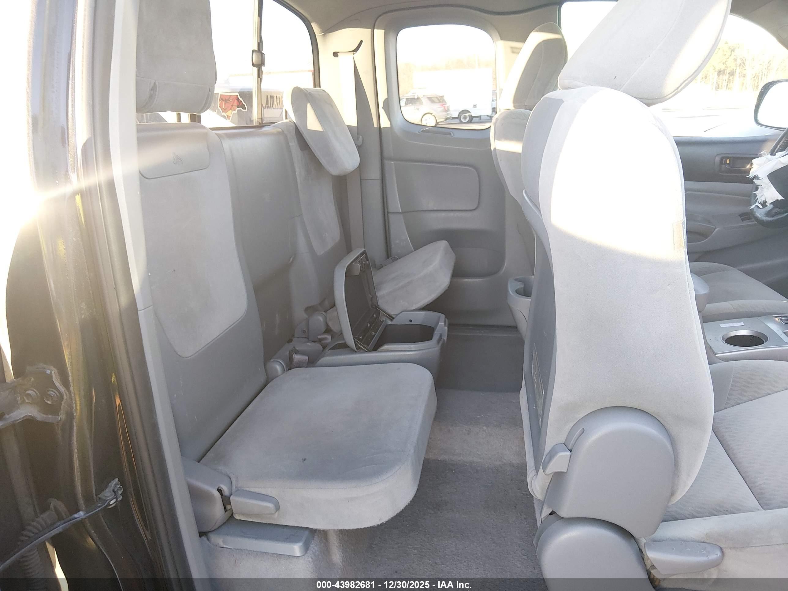 TOYOTA TACOMA image 8