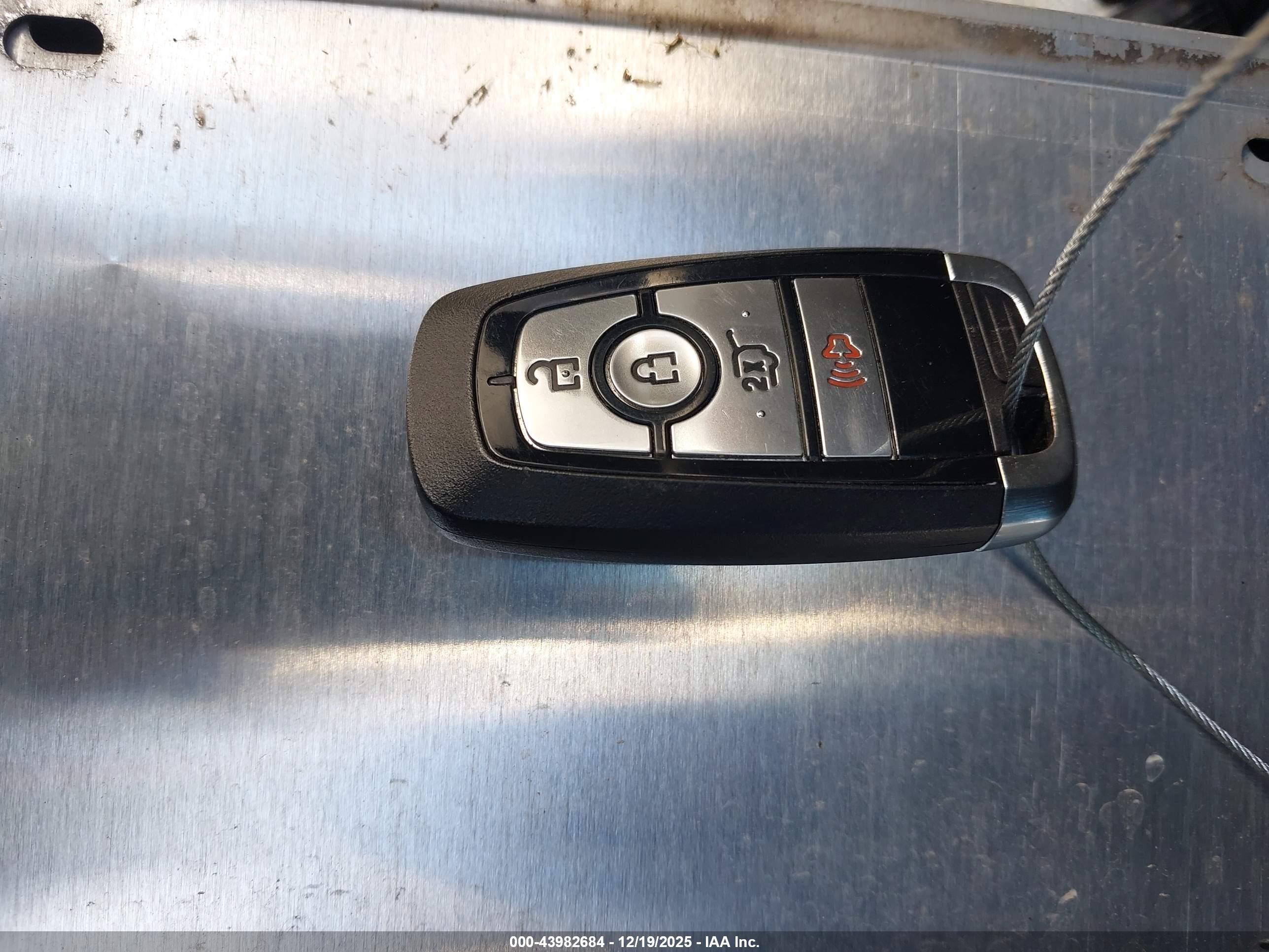 FORD EXPLORER image 11