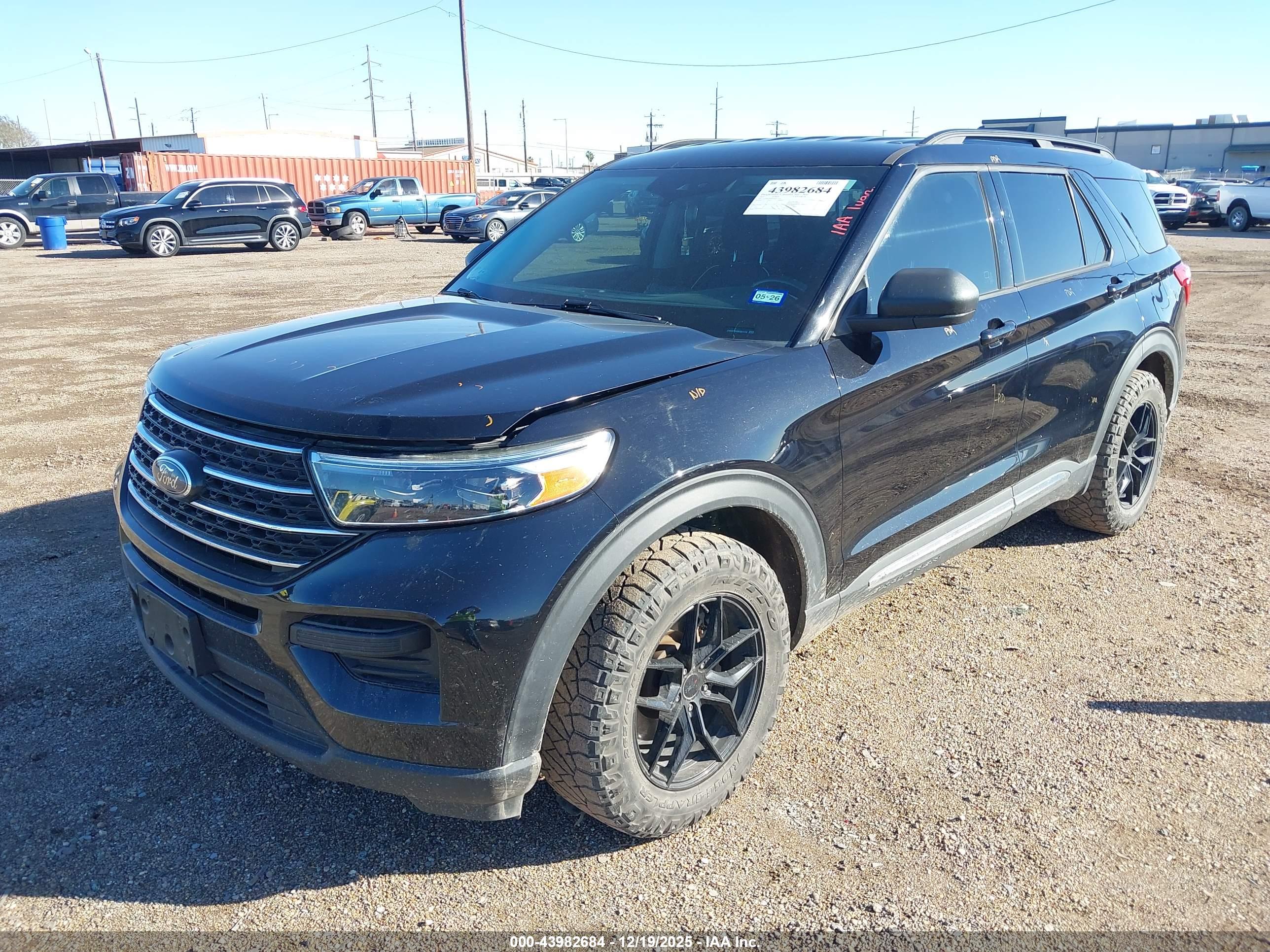 FORD EXPLORER image 2