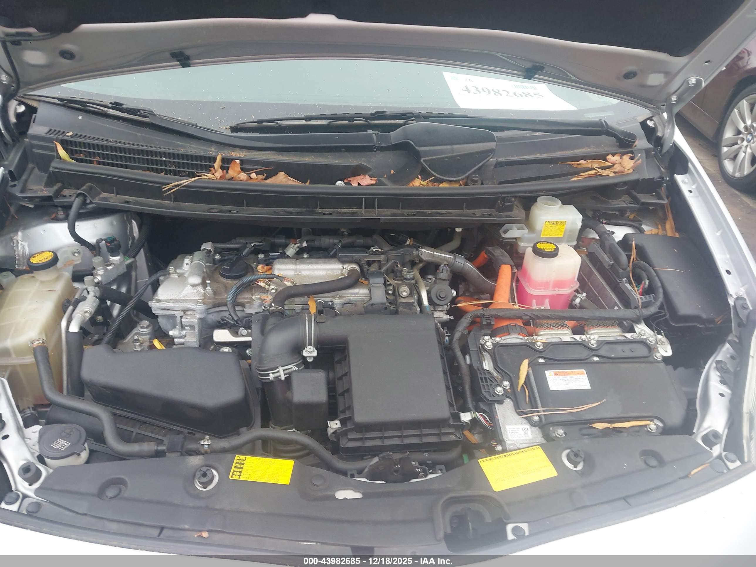 TOYOTA PRIUS image 10