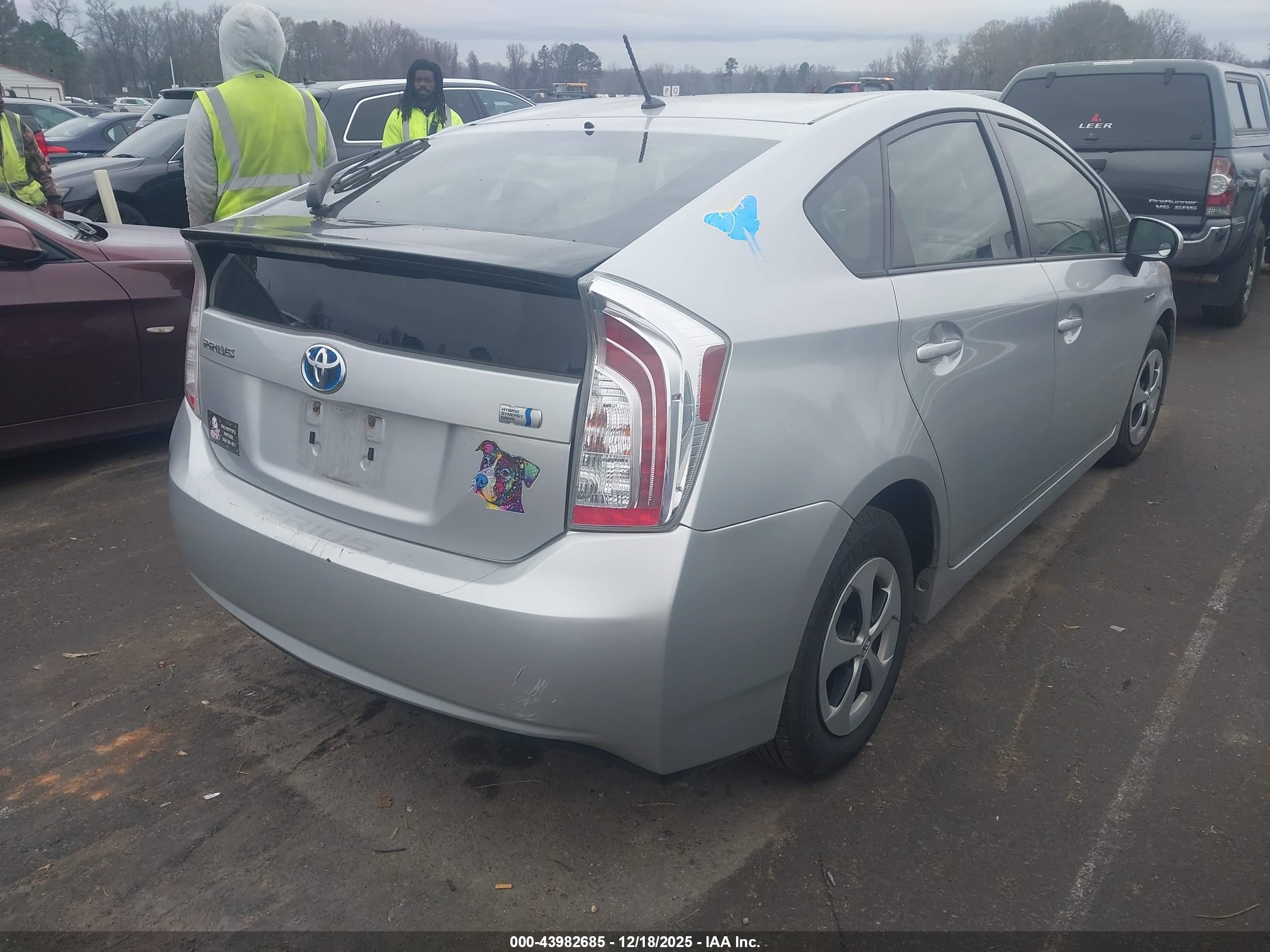 TOYOTA PRIUS image 4