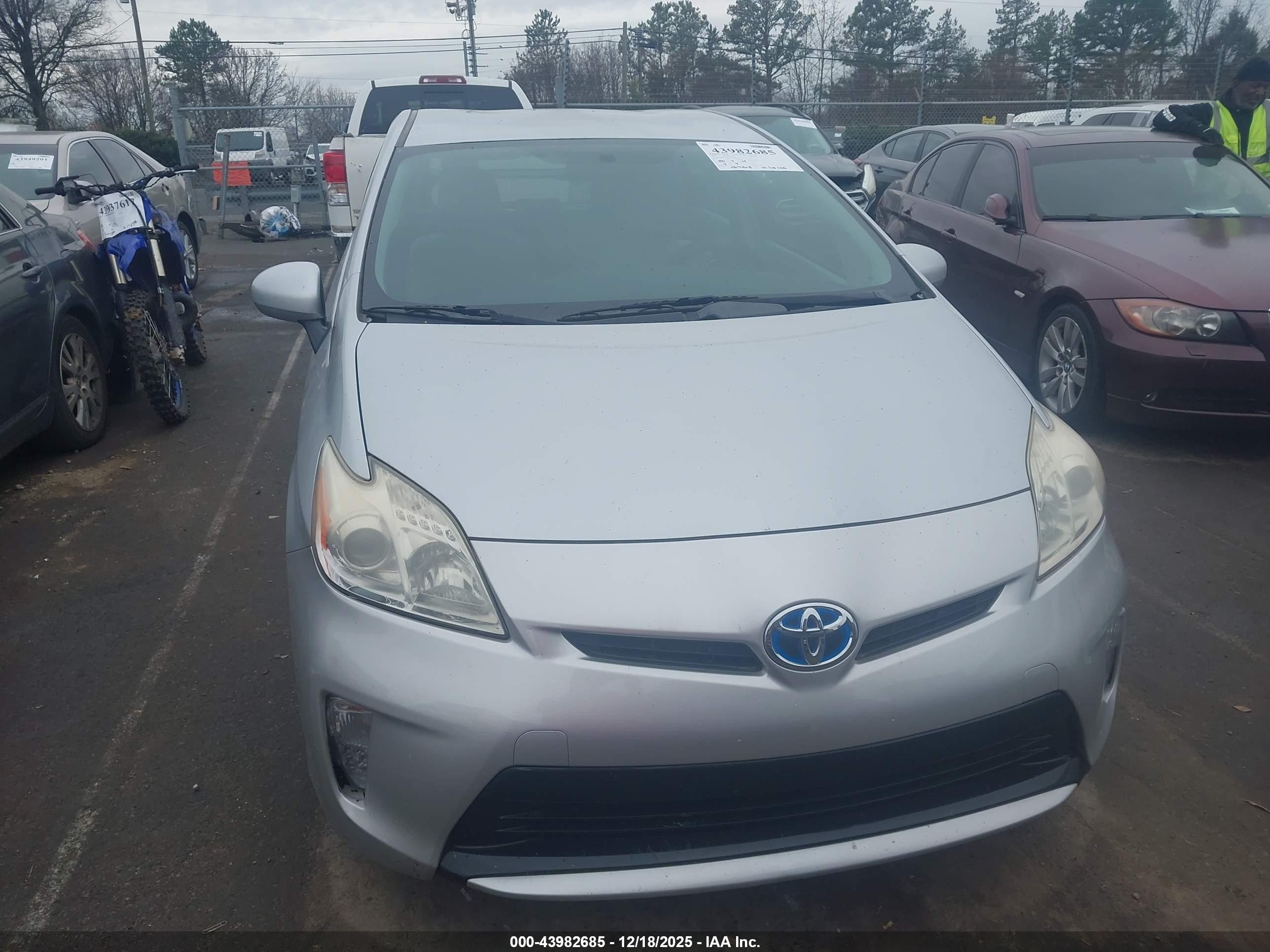 TOYOTA PRIUS image 6