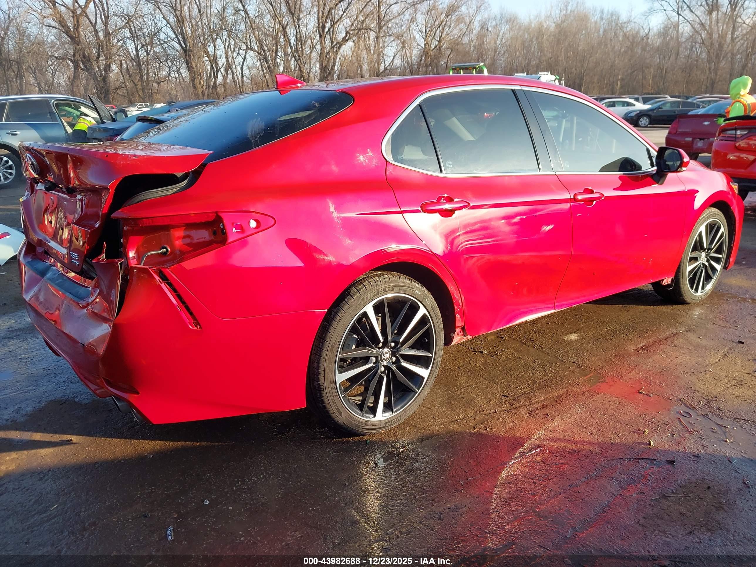 TOYOTA CAMRY image 4