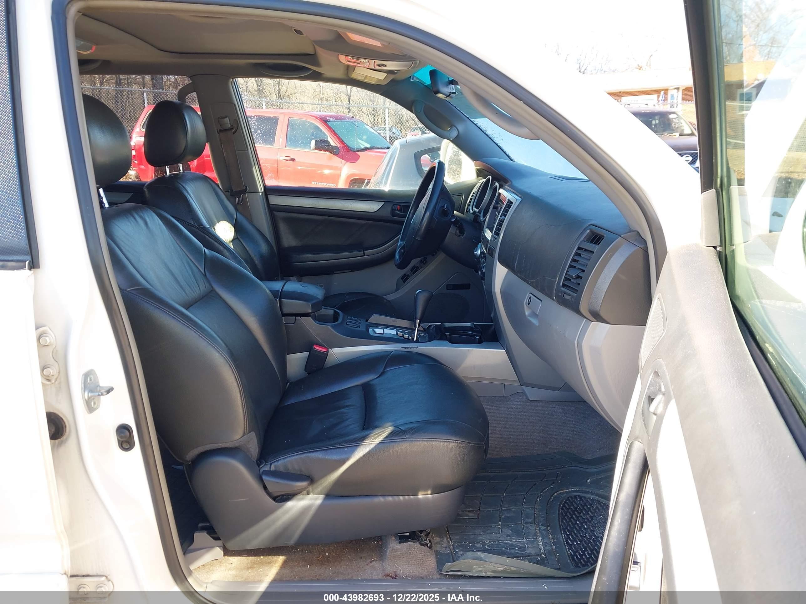 TOYOTA 4RUNNER image 5