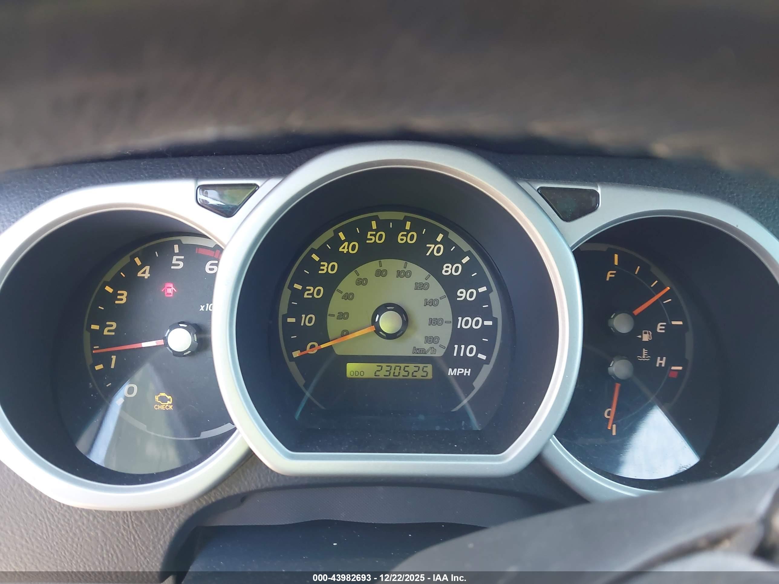TOYOTA 4RUNNER image 7