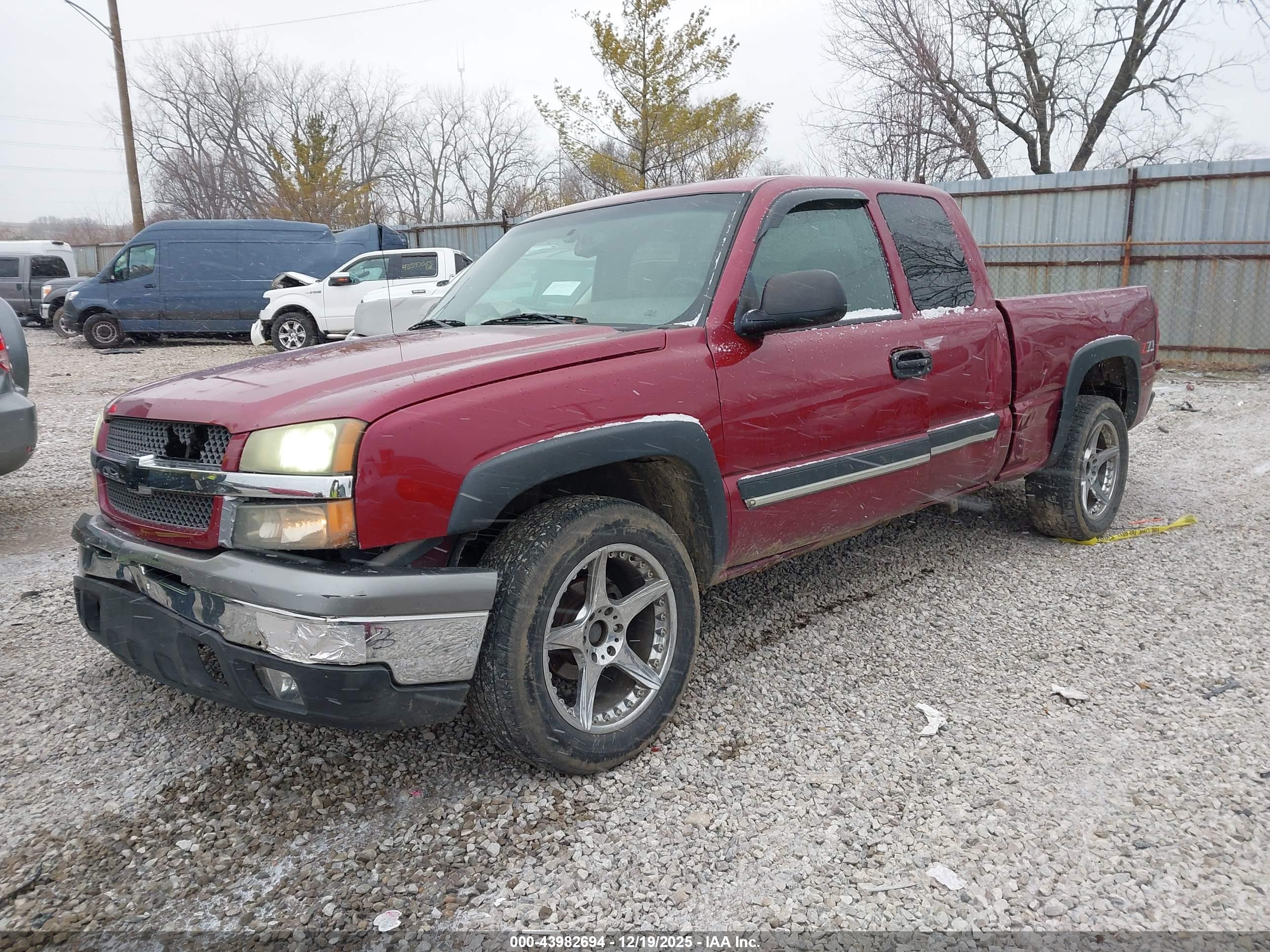 CHEVROLET SILVERADO image 2