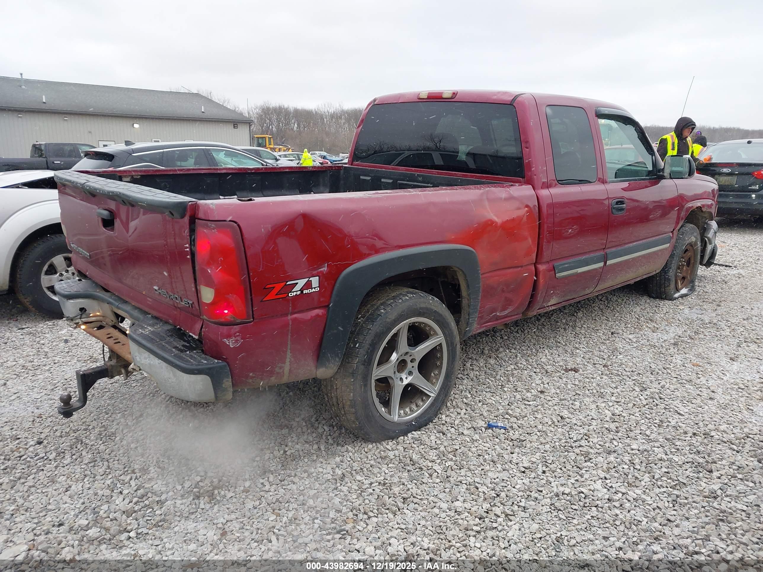 CHEVROLET SILVERADO image 4