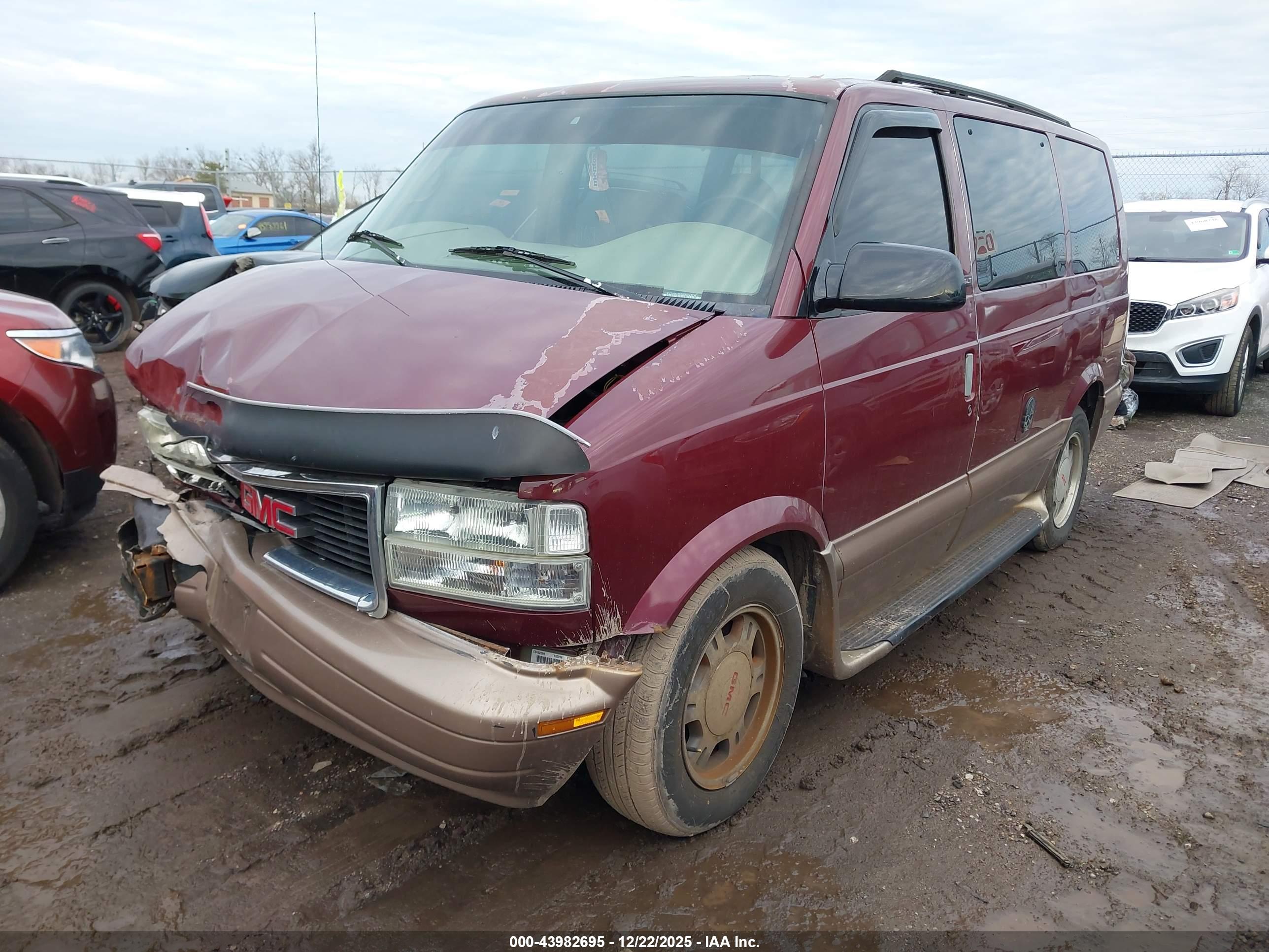 GMC SAFARI image 2