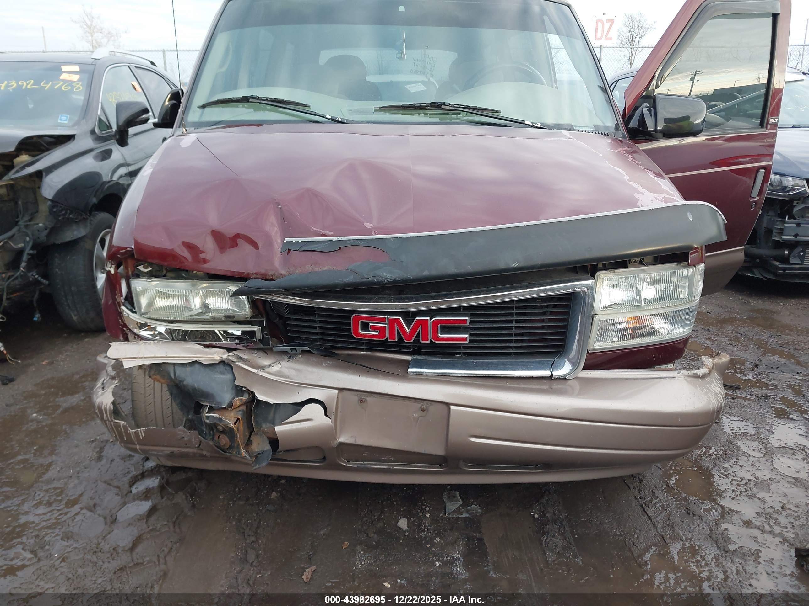 GMC SAFARI image 6