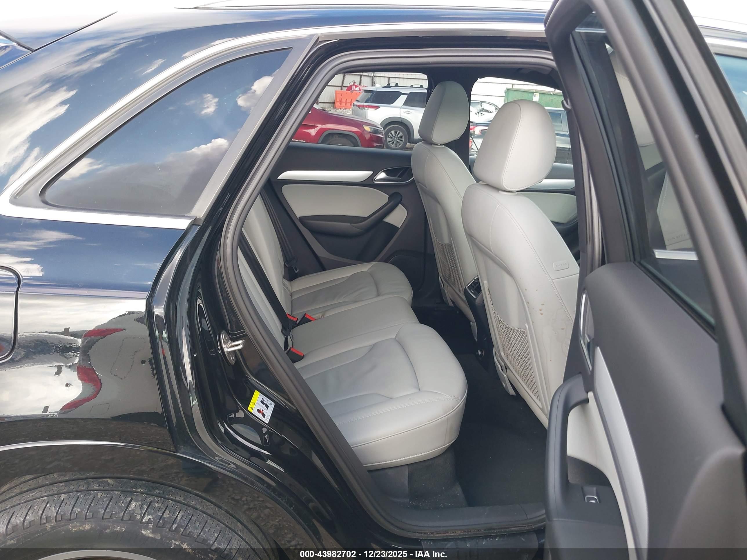 AUDI Q3 image 8
