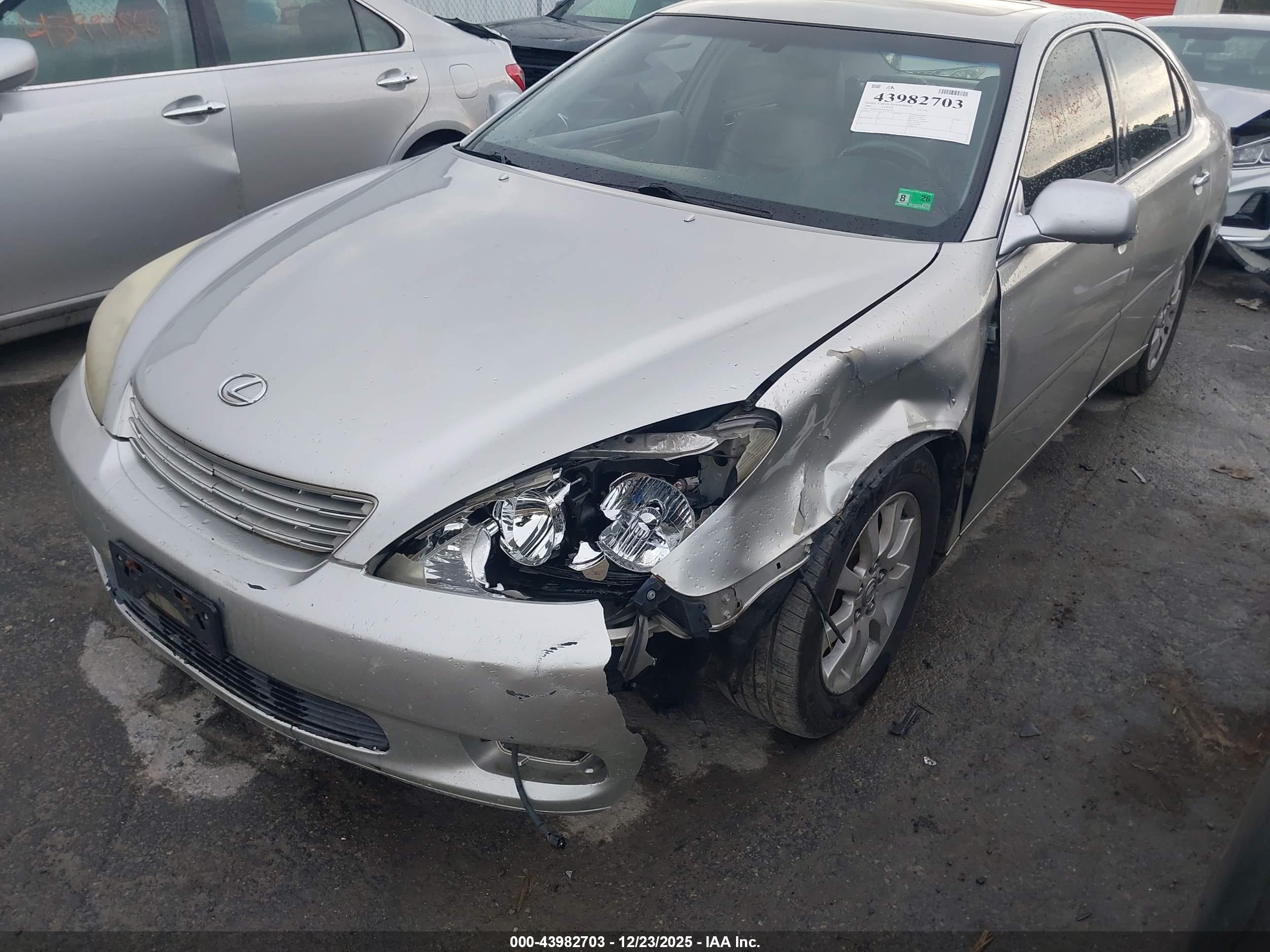 LEXUS ES image 6