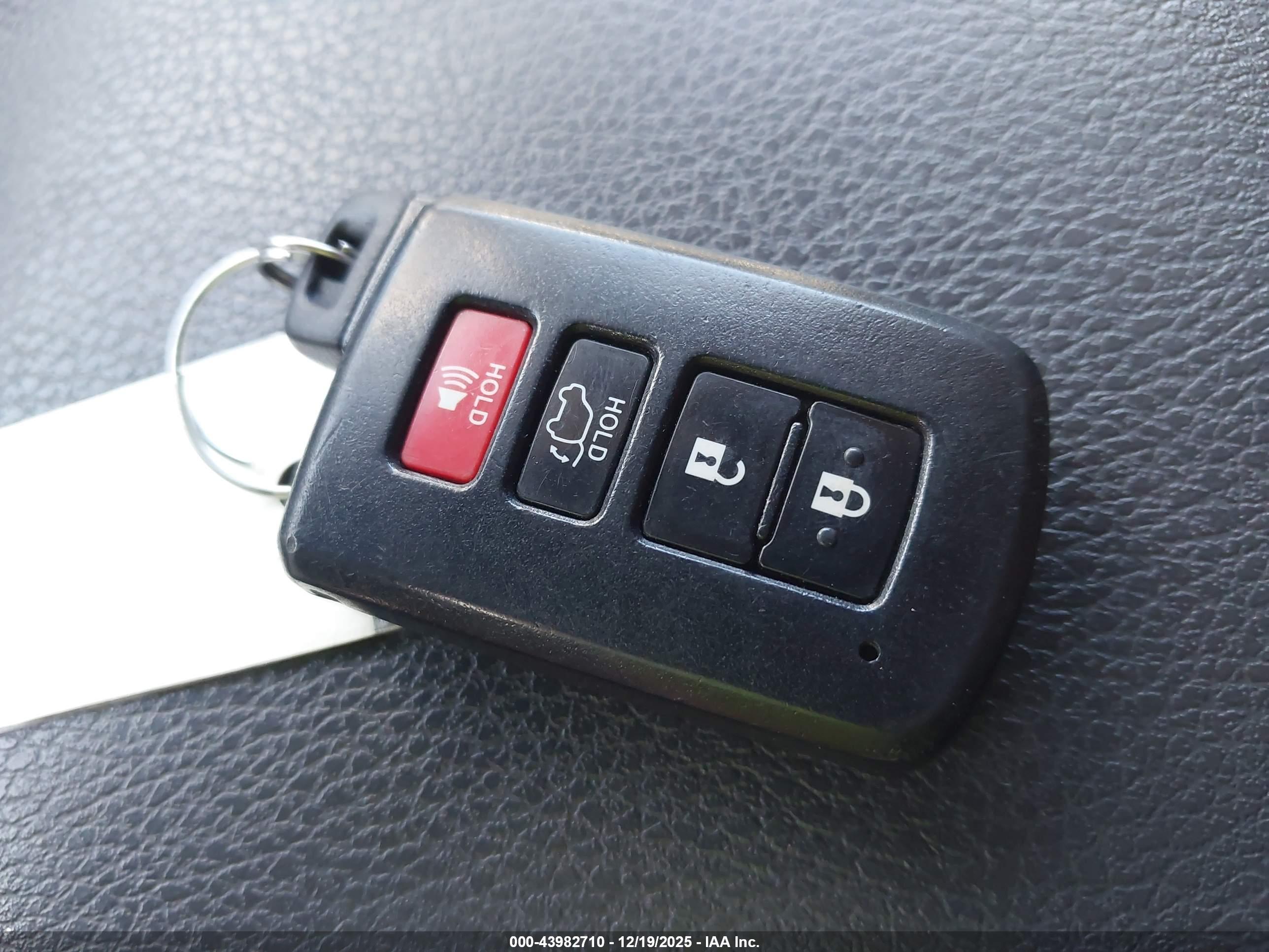 TOYOTA HIGHLANDER image 11
