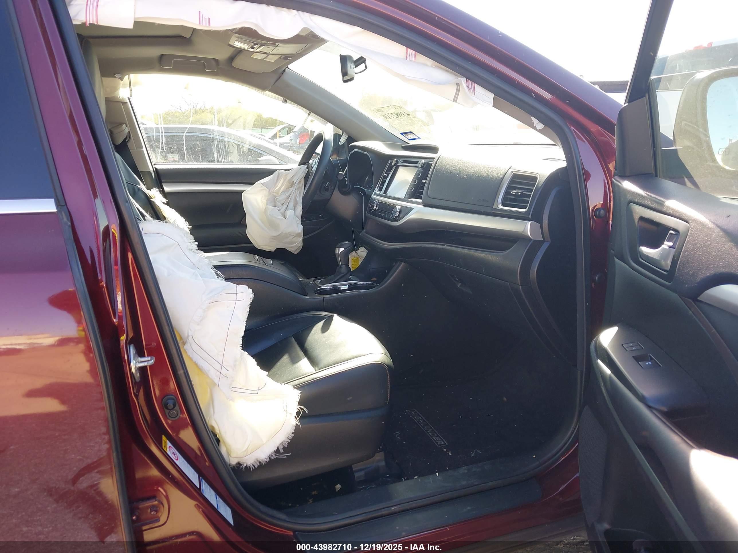 TOYOTA HIGHLANDER image 5