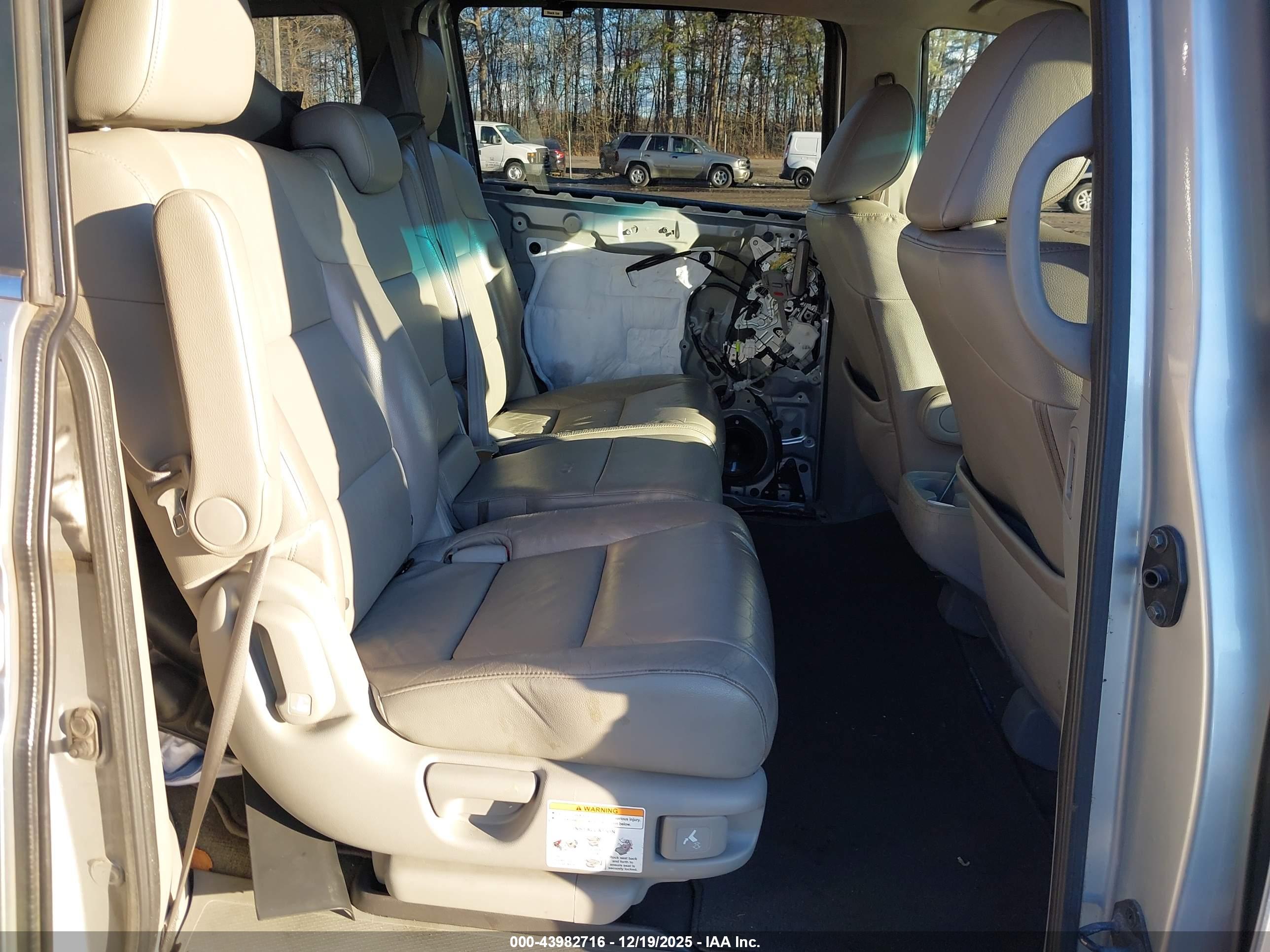 HONDA ODYSSEY image 8