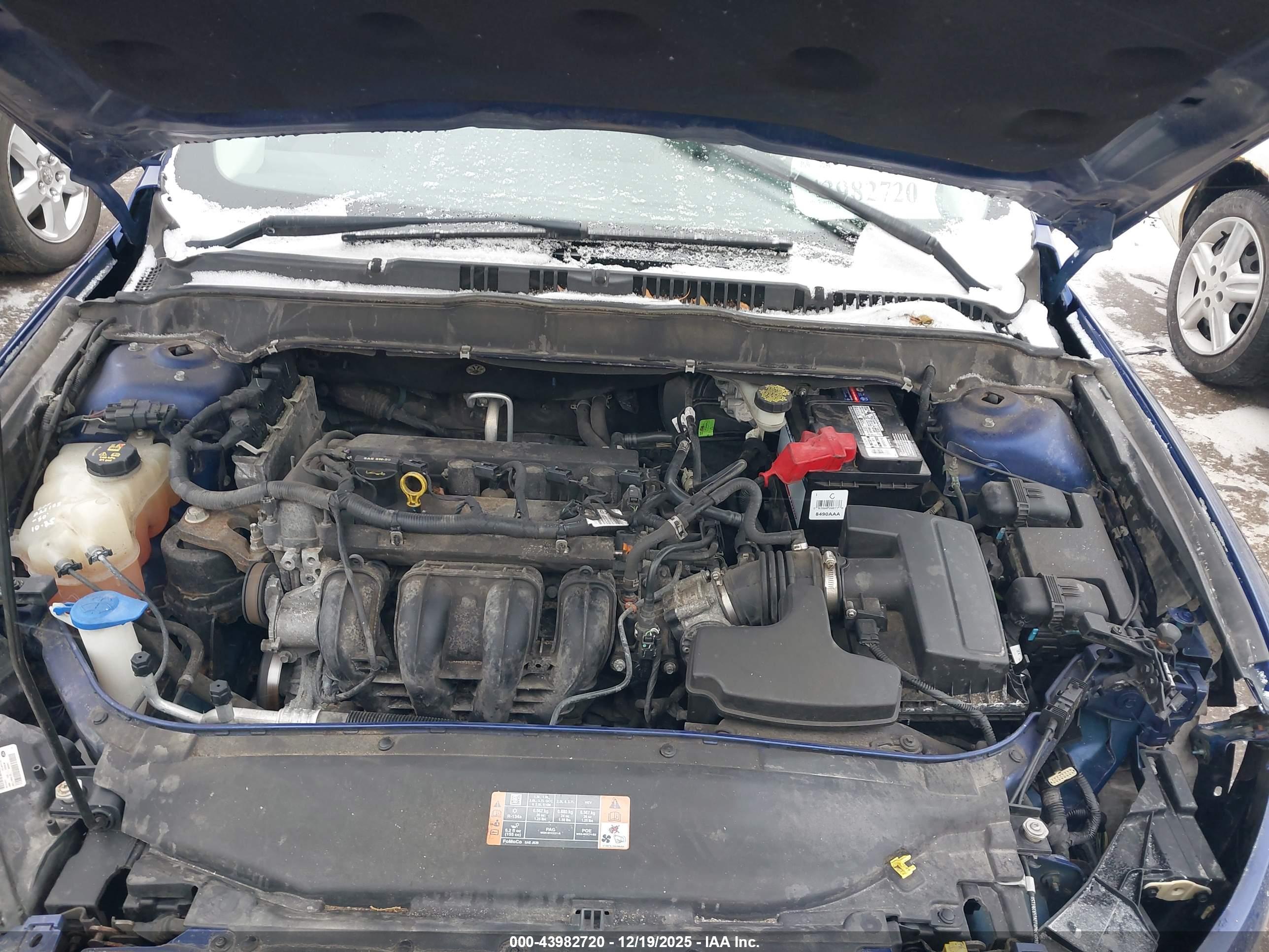 FORD FUSION image 10