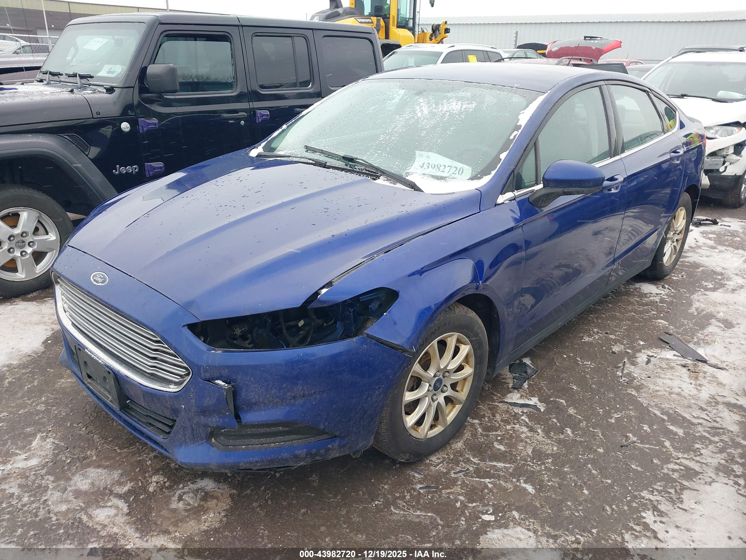 FORD FUSION image 2