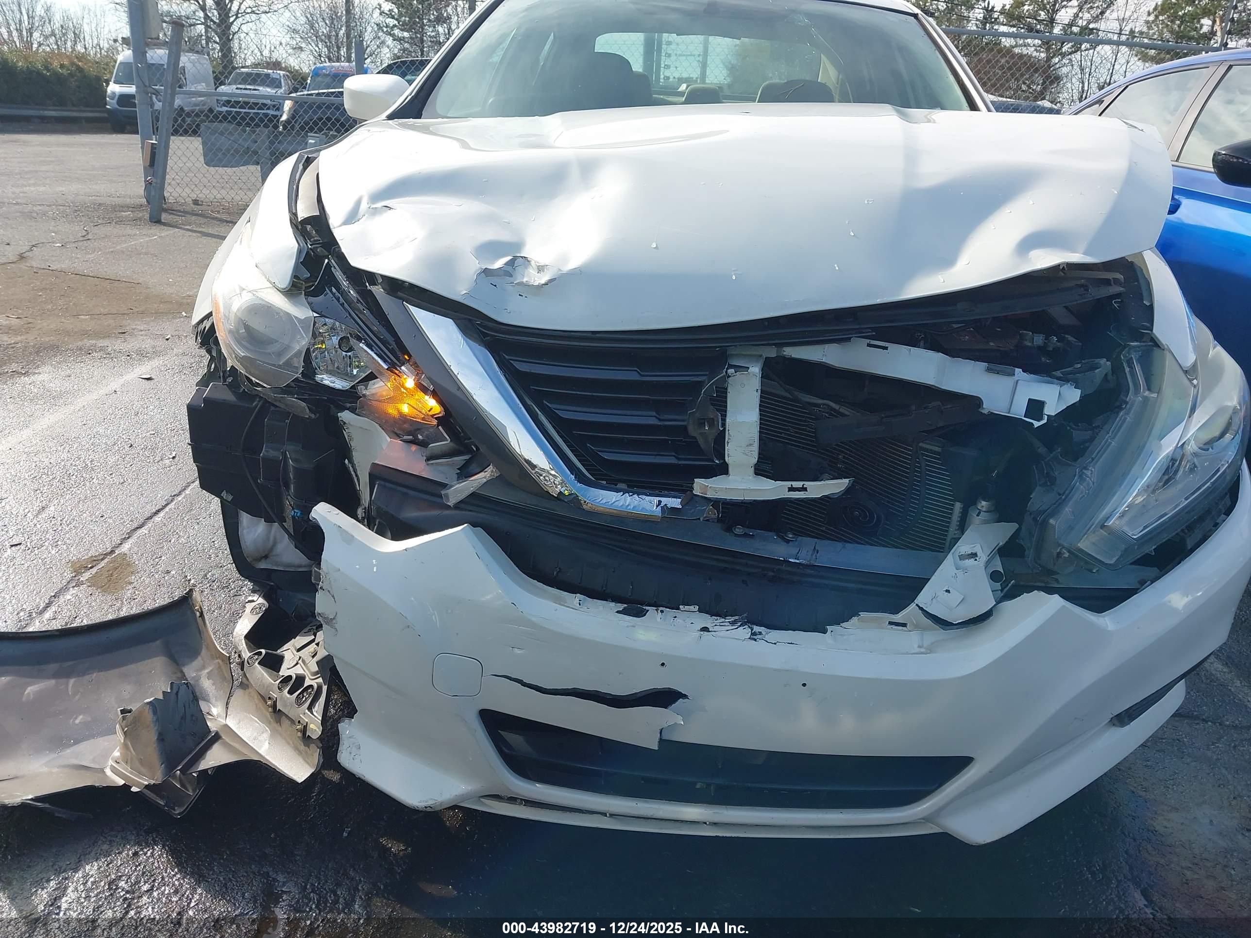 NISSAN ALTIMA image 6
