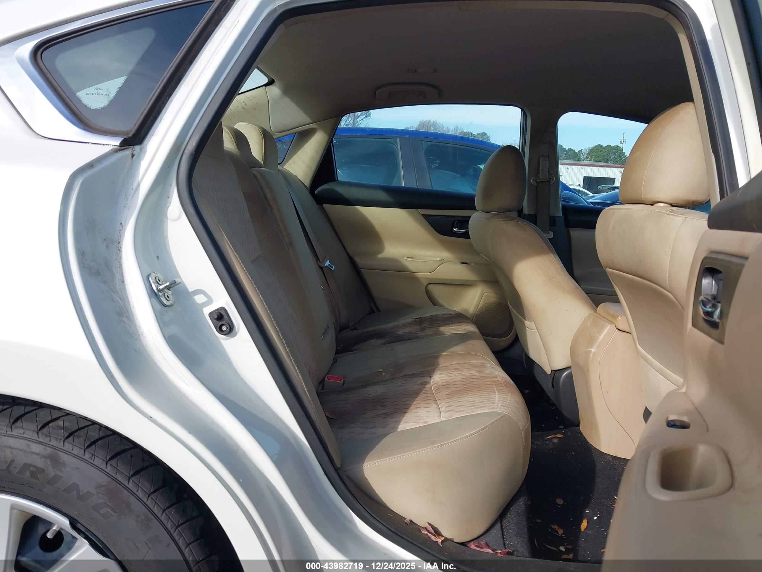 NISSAN ALTIMA image 8