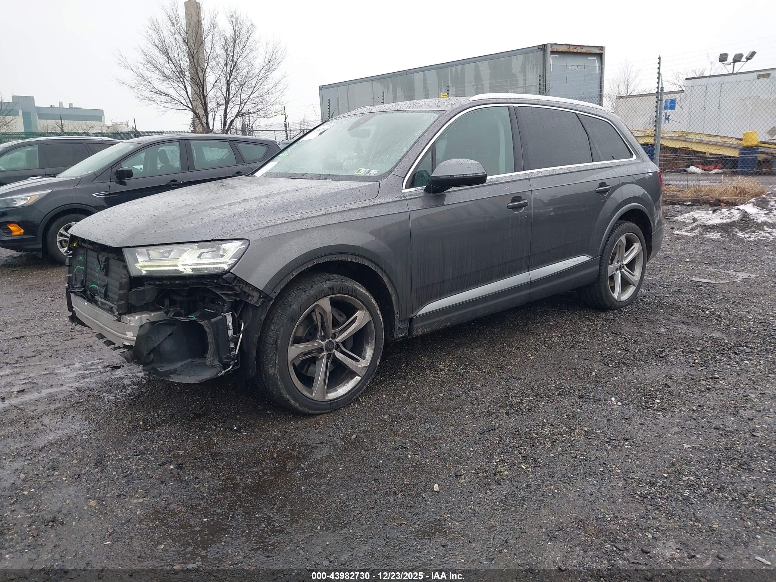 AUDI Q7 image 2