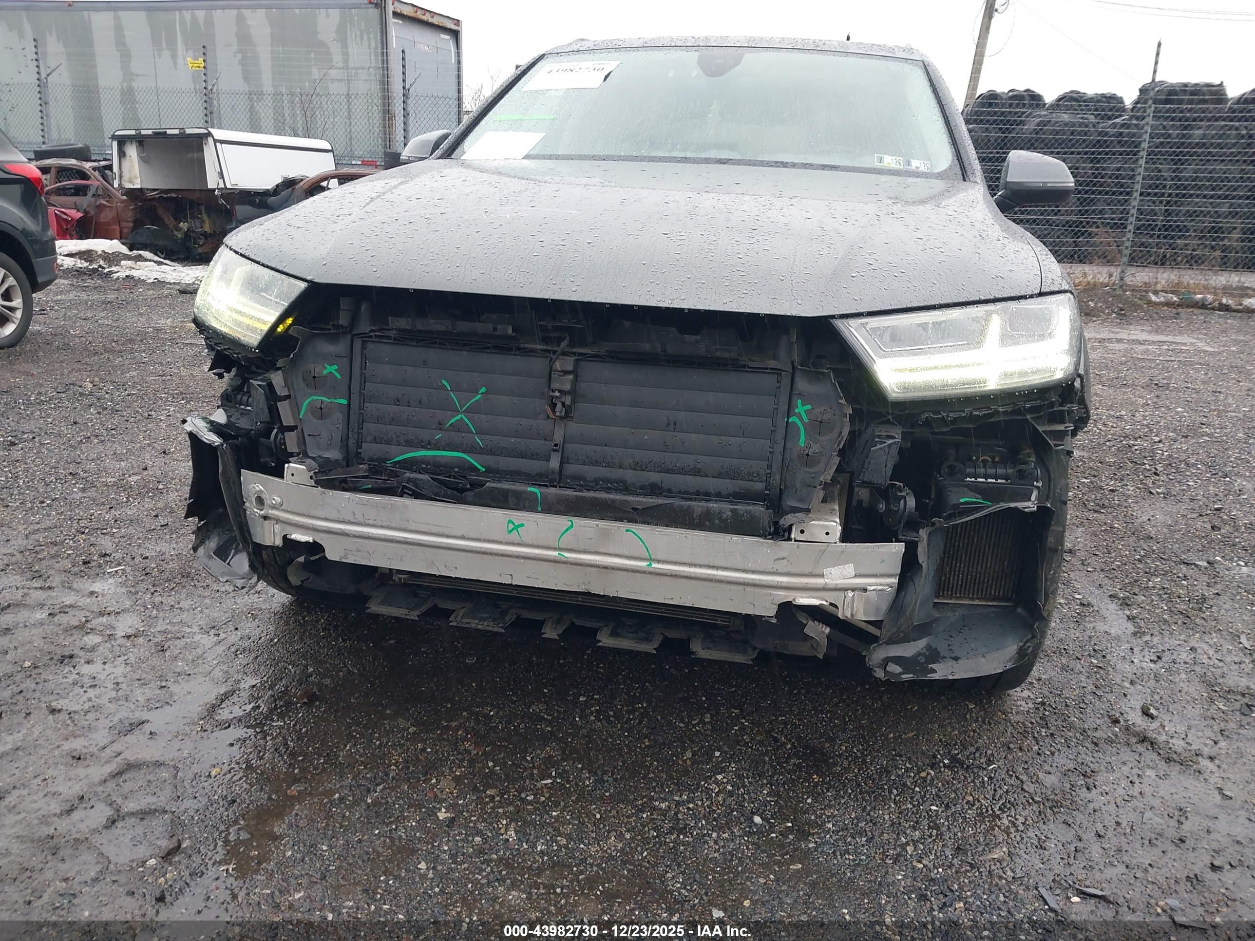 AUDI Q7 image 6