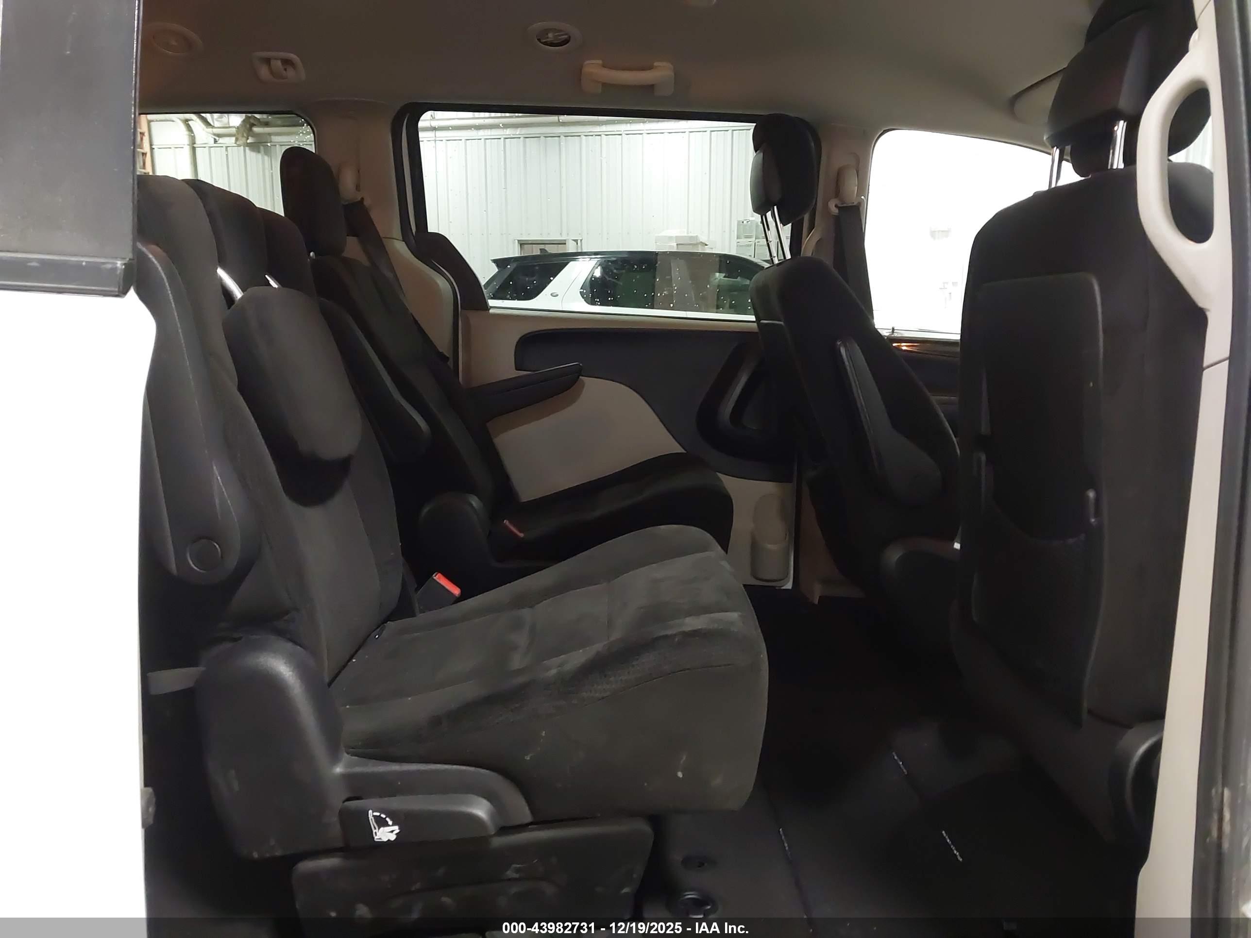 DODGE GRAND image 8