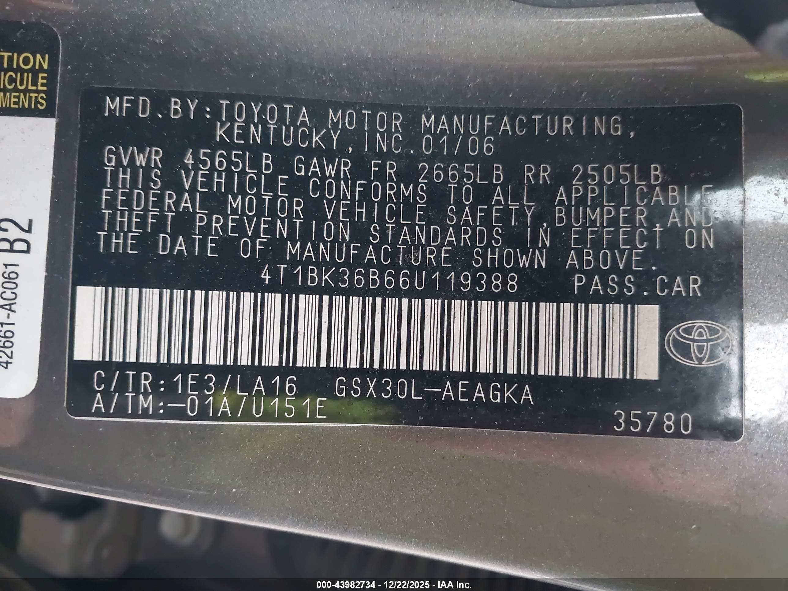 TOYOTA AVALON image 9