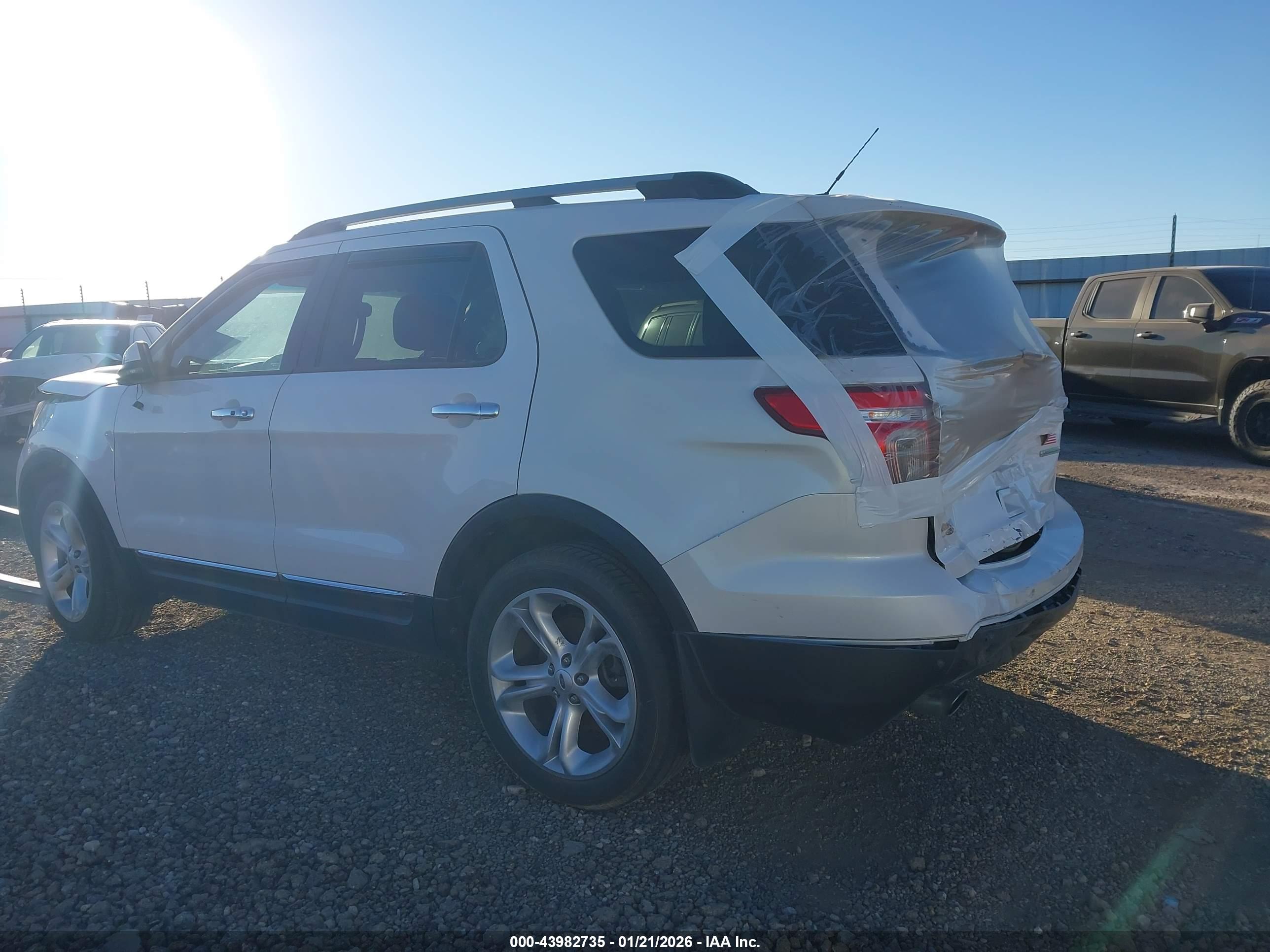 FORD EXPLORER image 3