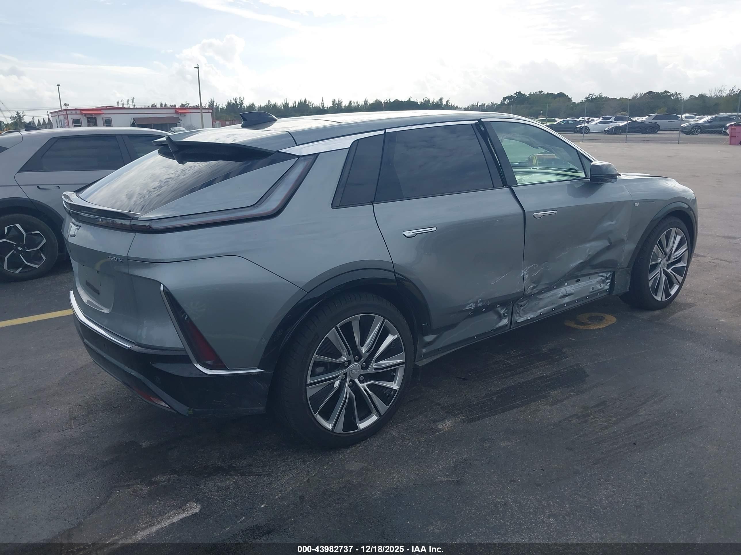 CADILLAC LYRIQ image 4