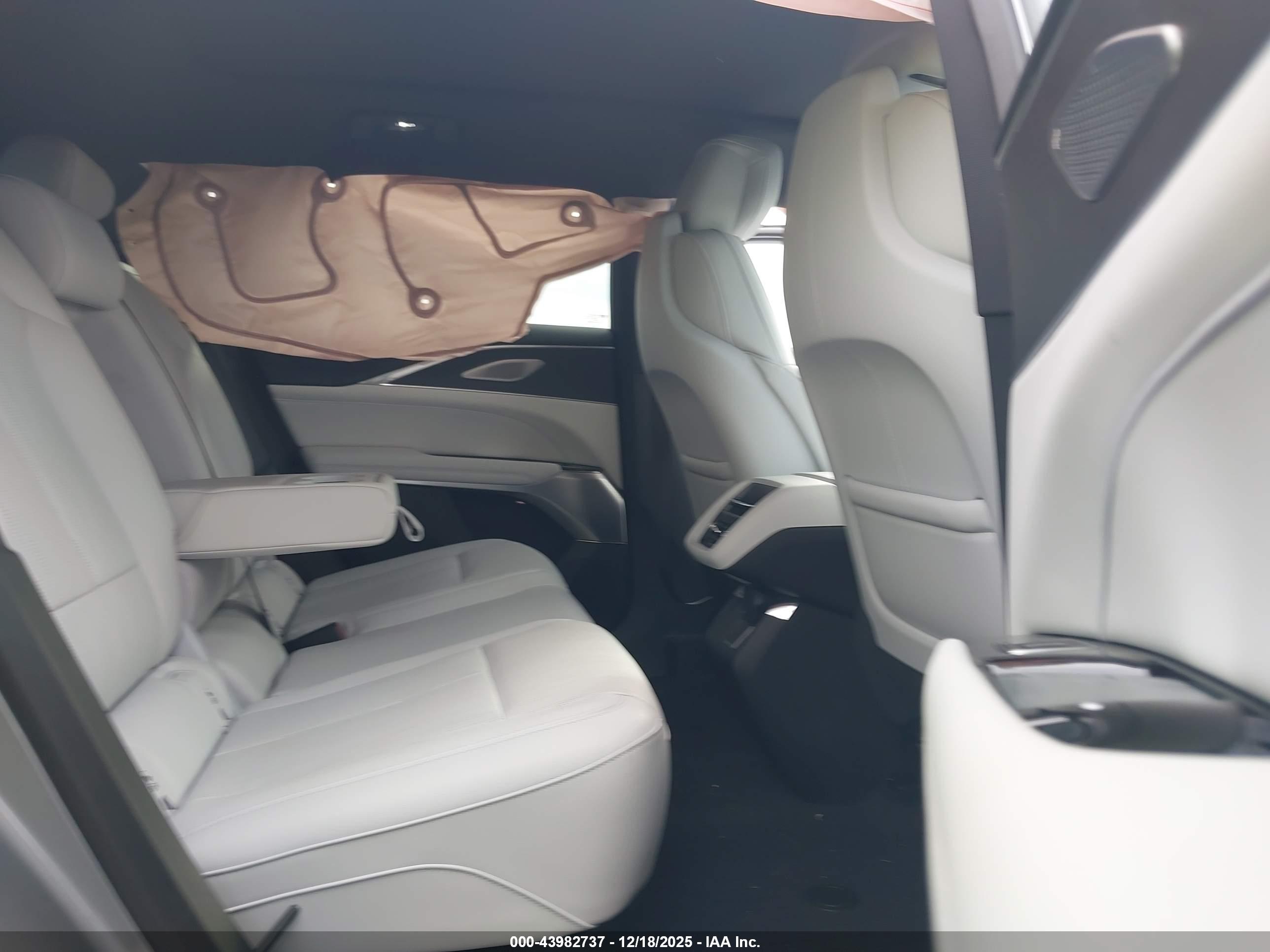 CADILLAC LYRIQ image 8