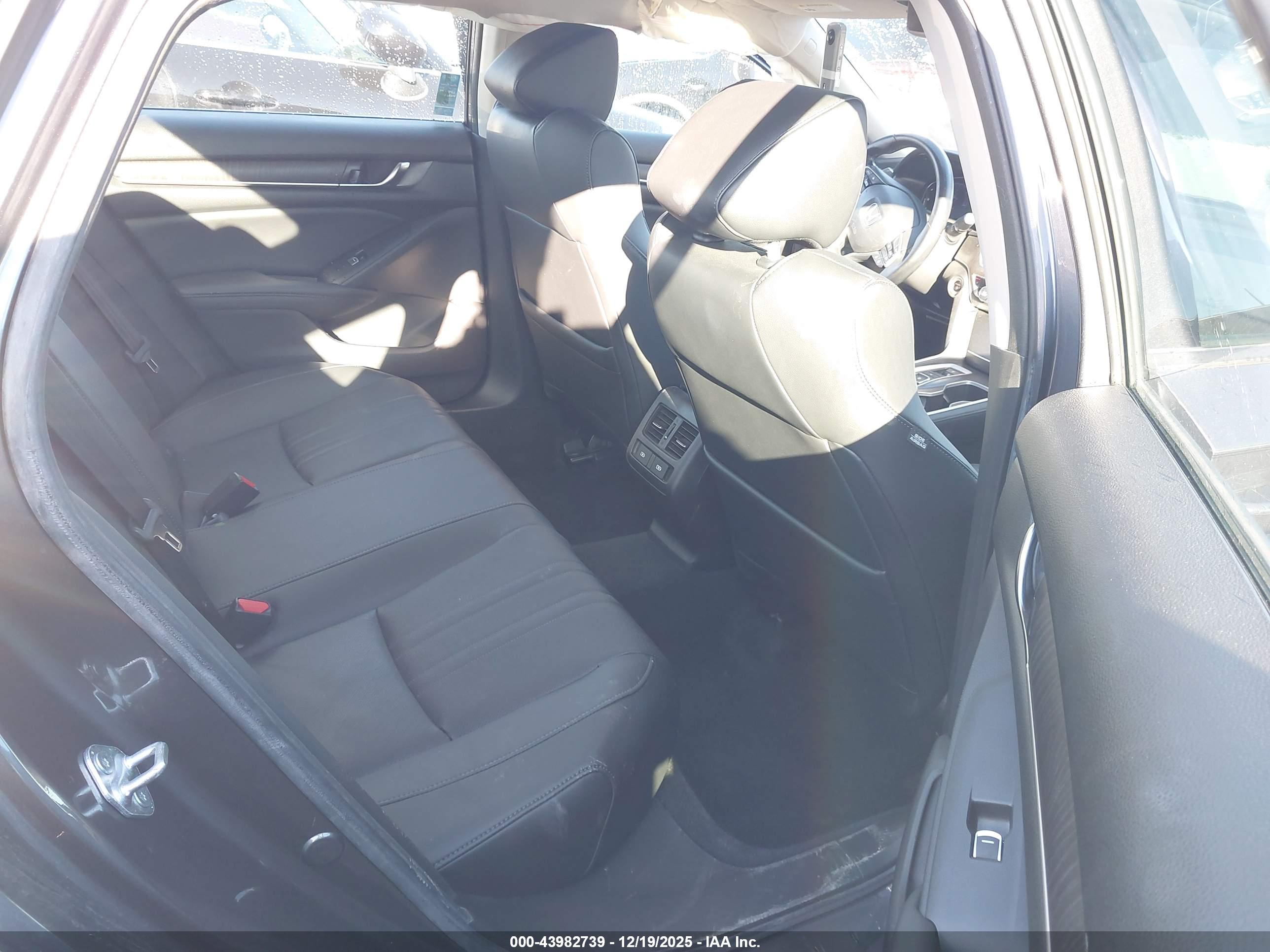 HONDA ACCORD image 8
