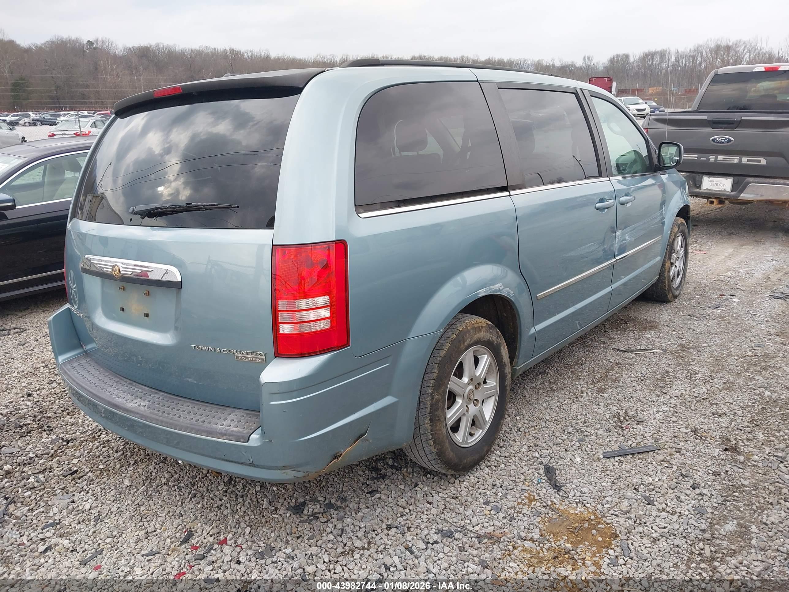 CHRYSLER TOWN image 4