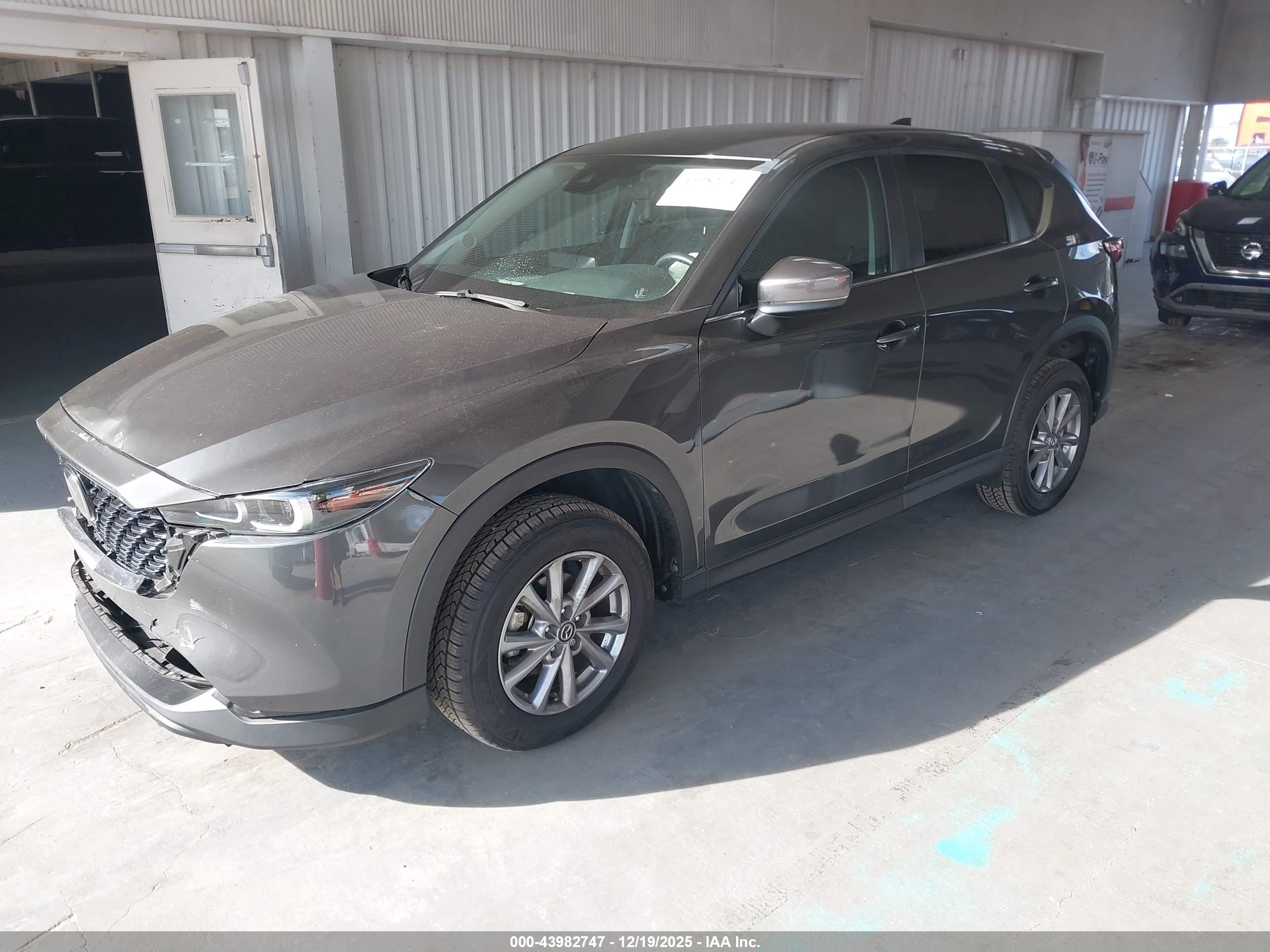 MAZDA CX-5 image 2