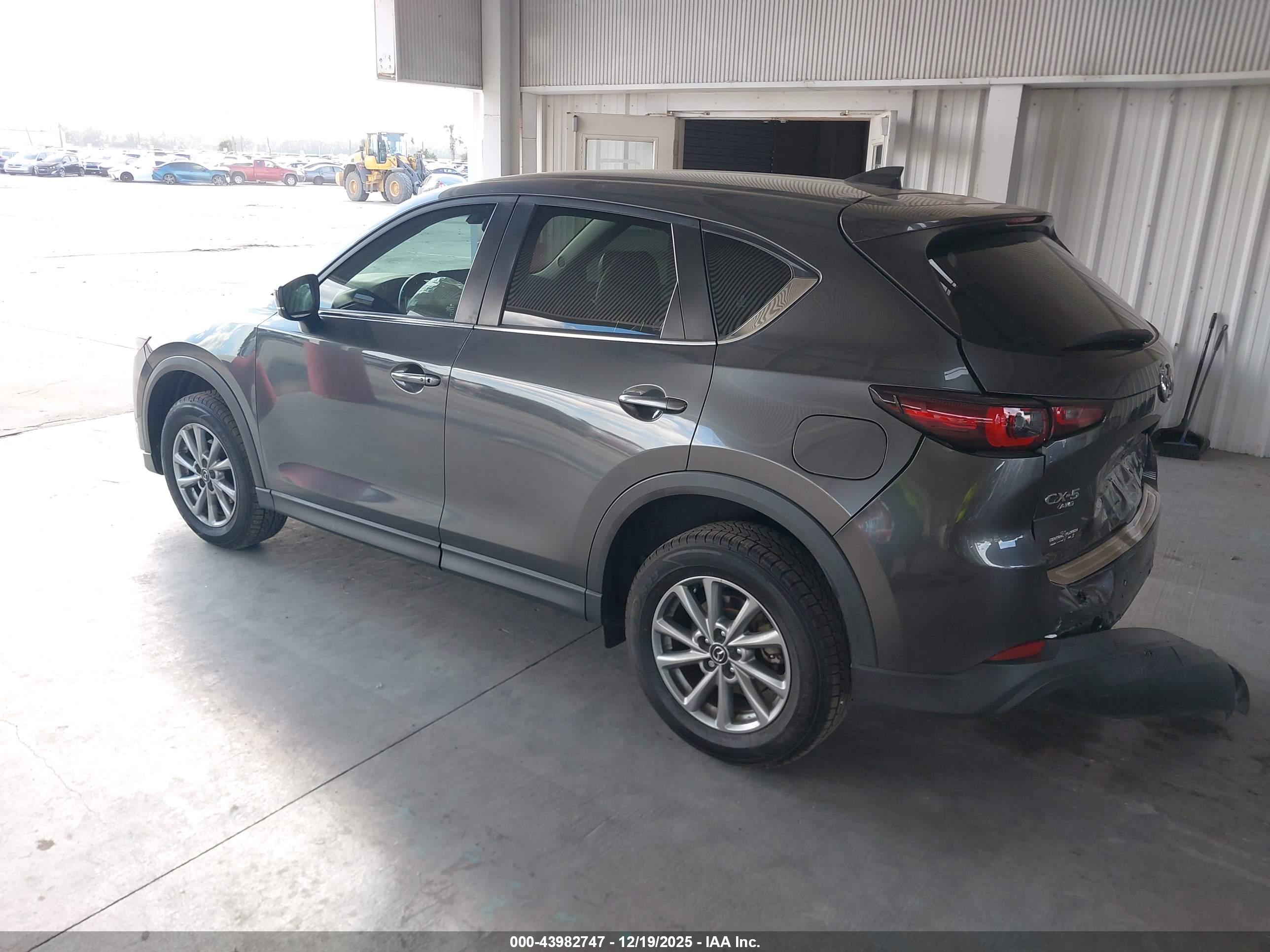 MAZDA CX-5 image 3