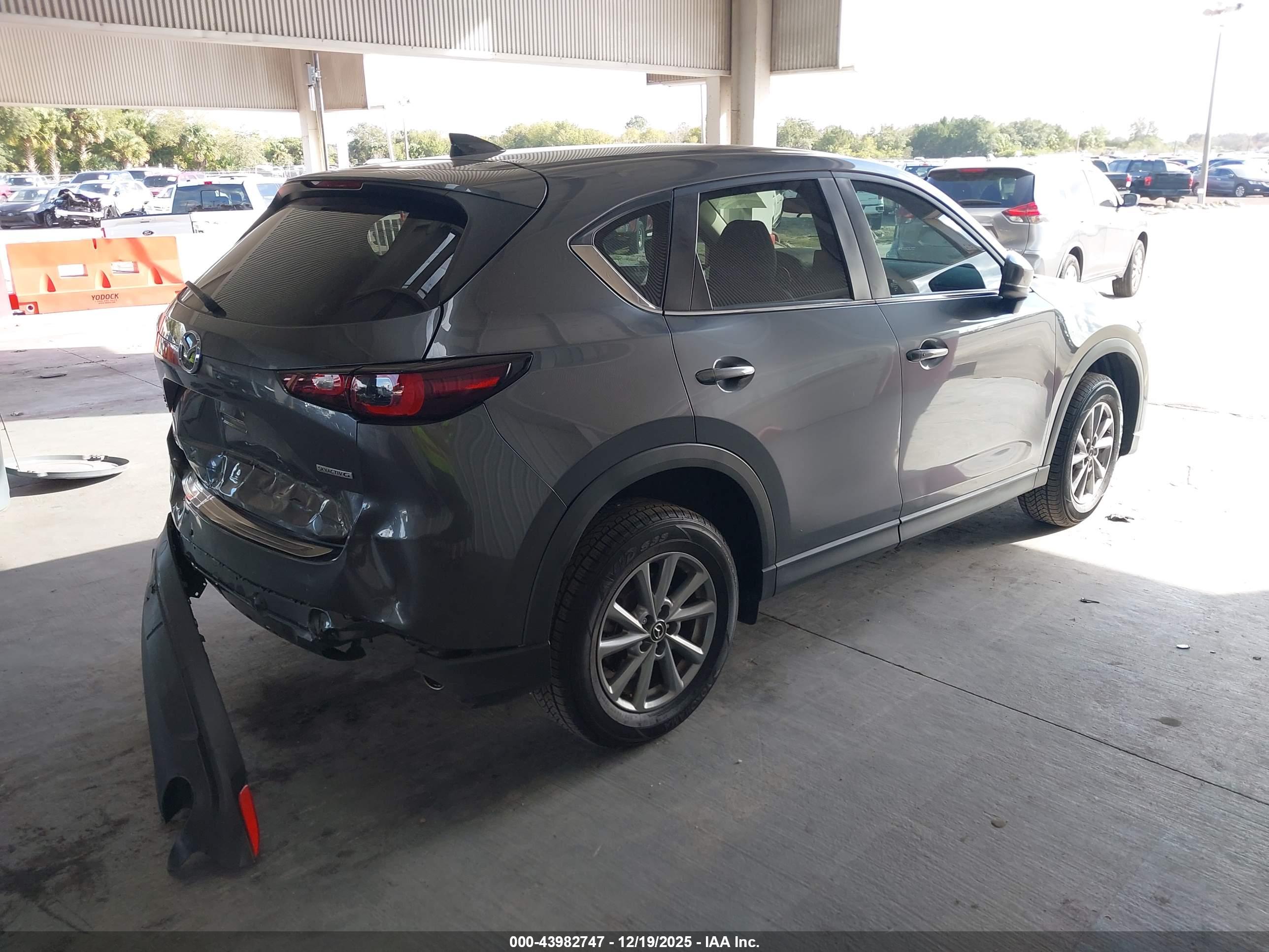 MAZDA CX-5 image 4