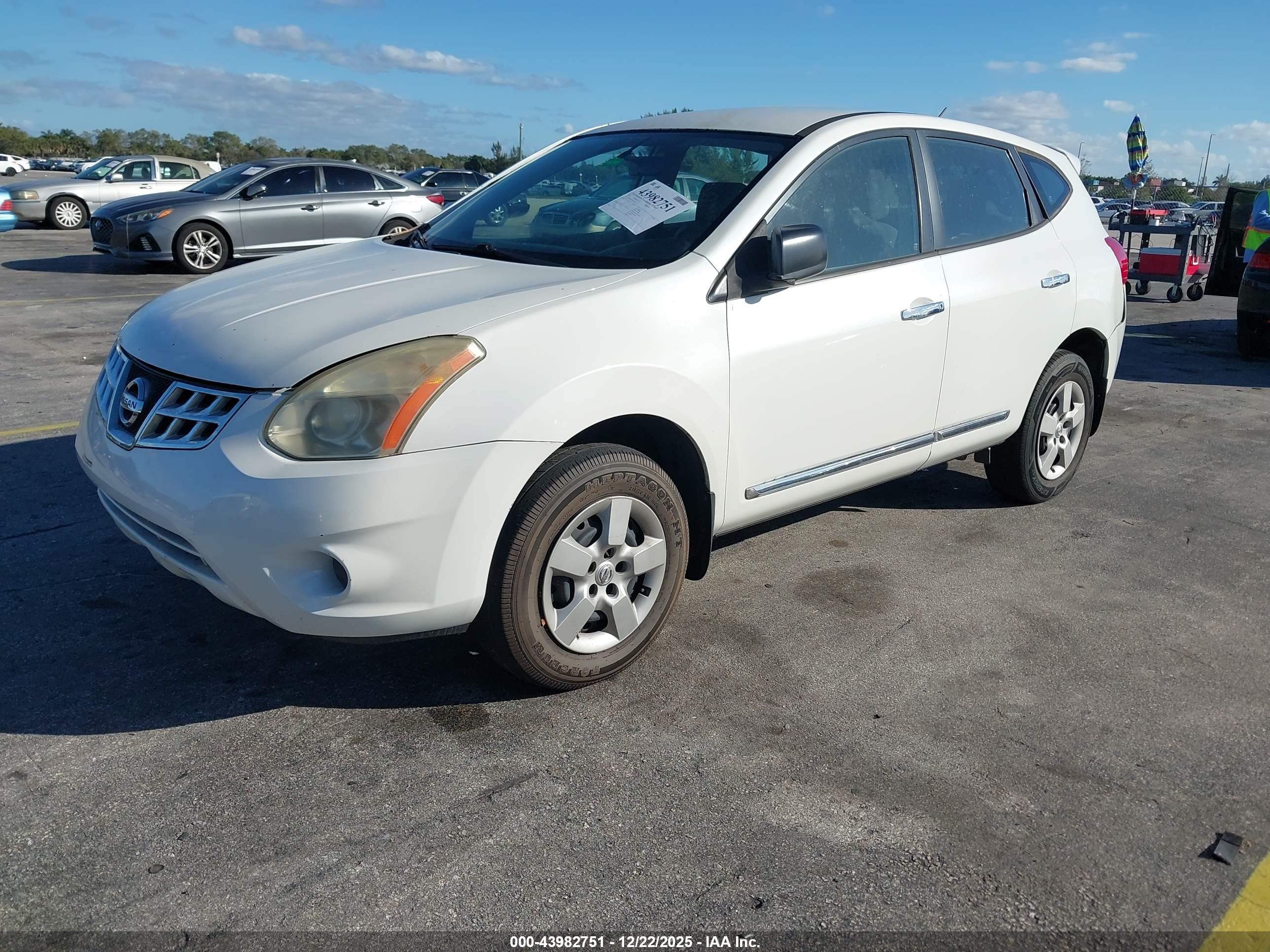 NISSAN ROGUE image 2