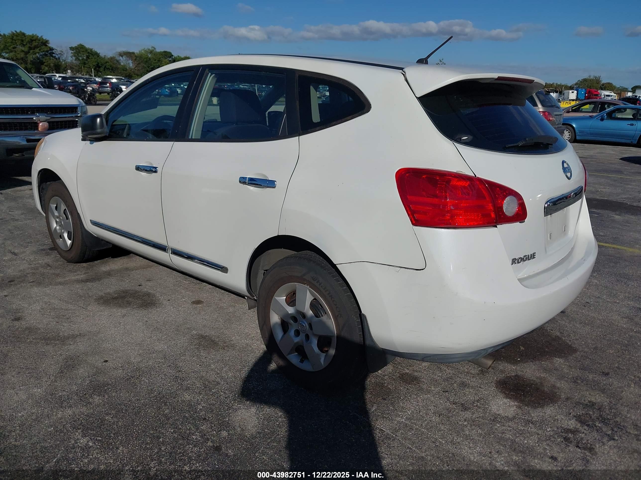 NISSAN ROGUE image 3