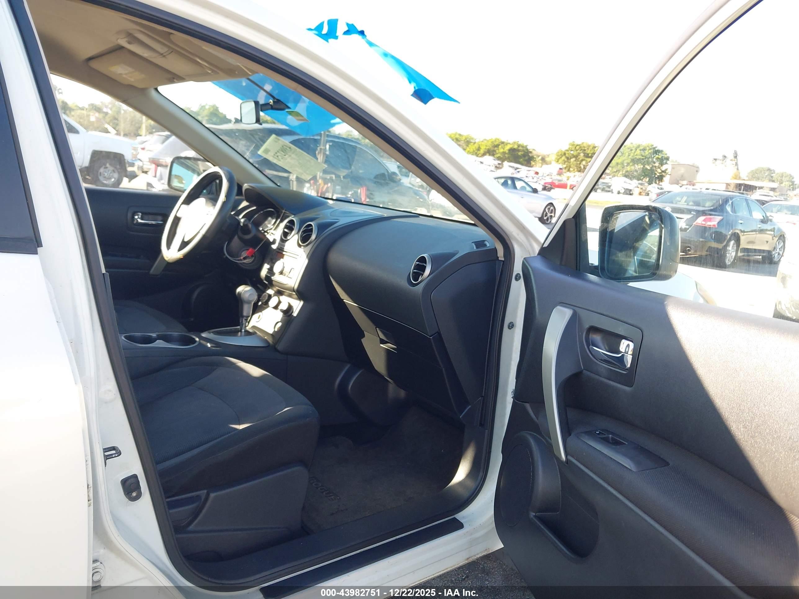 NISSAN ROGUE image 5