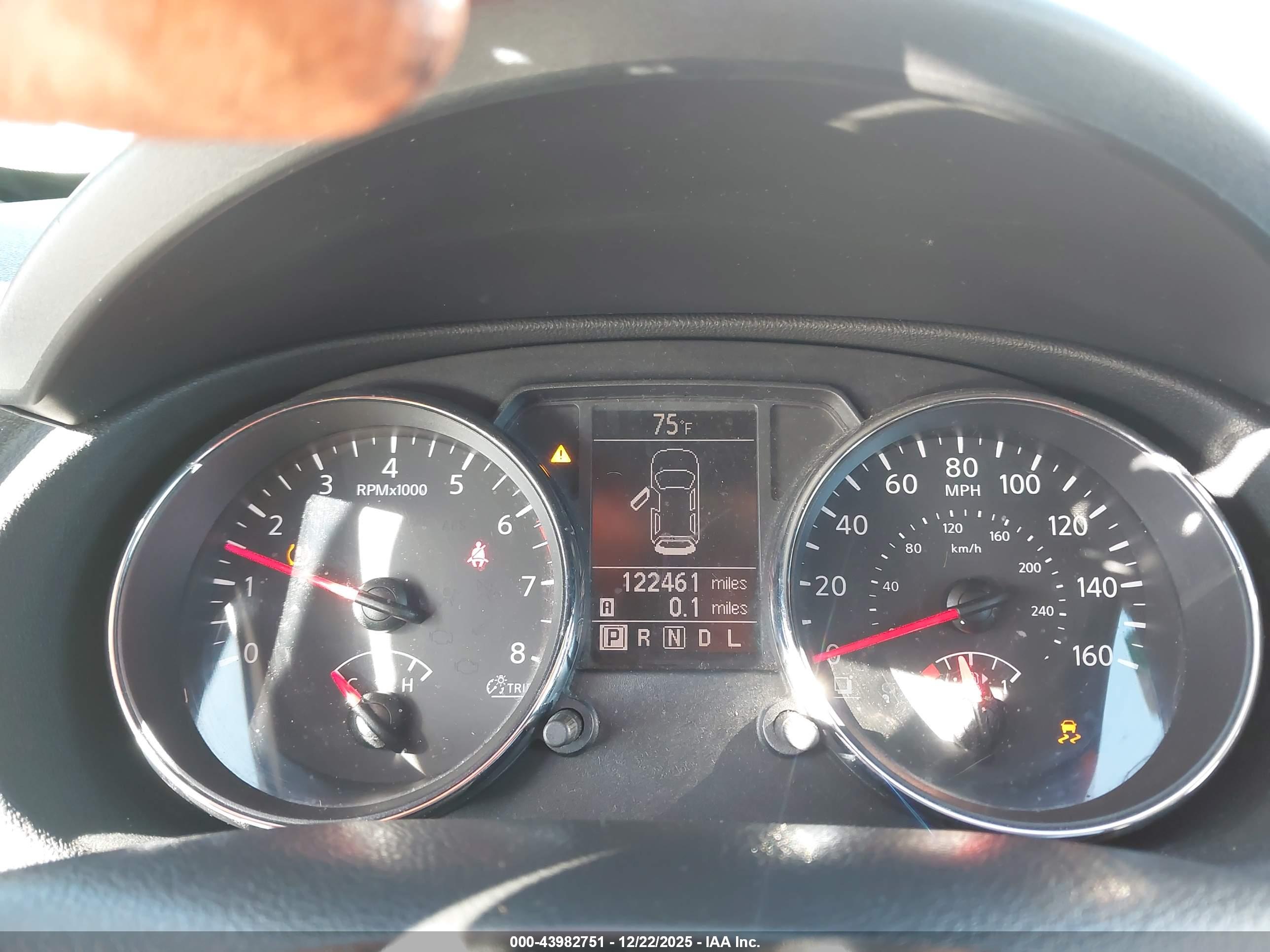 NISSAN ROGUE image 7