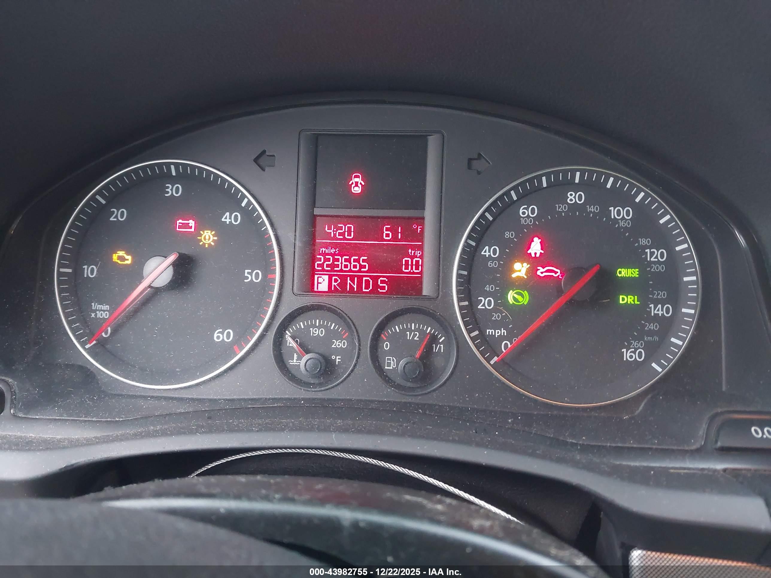 VOLKSWAGEN JETTA image 7