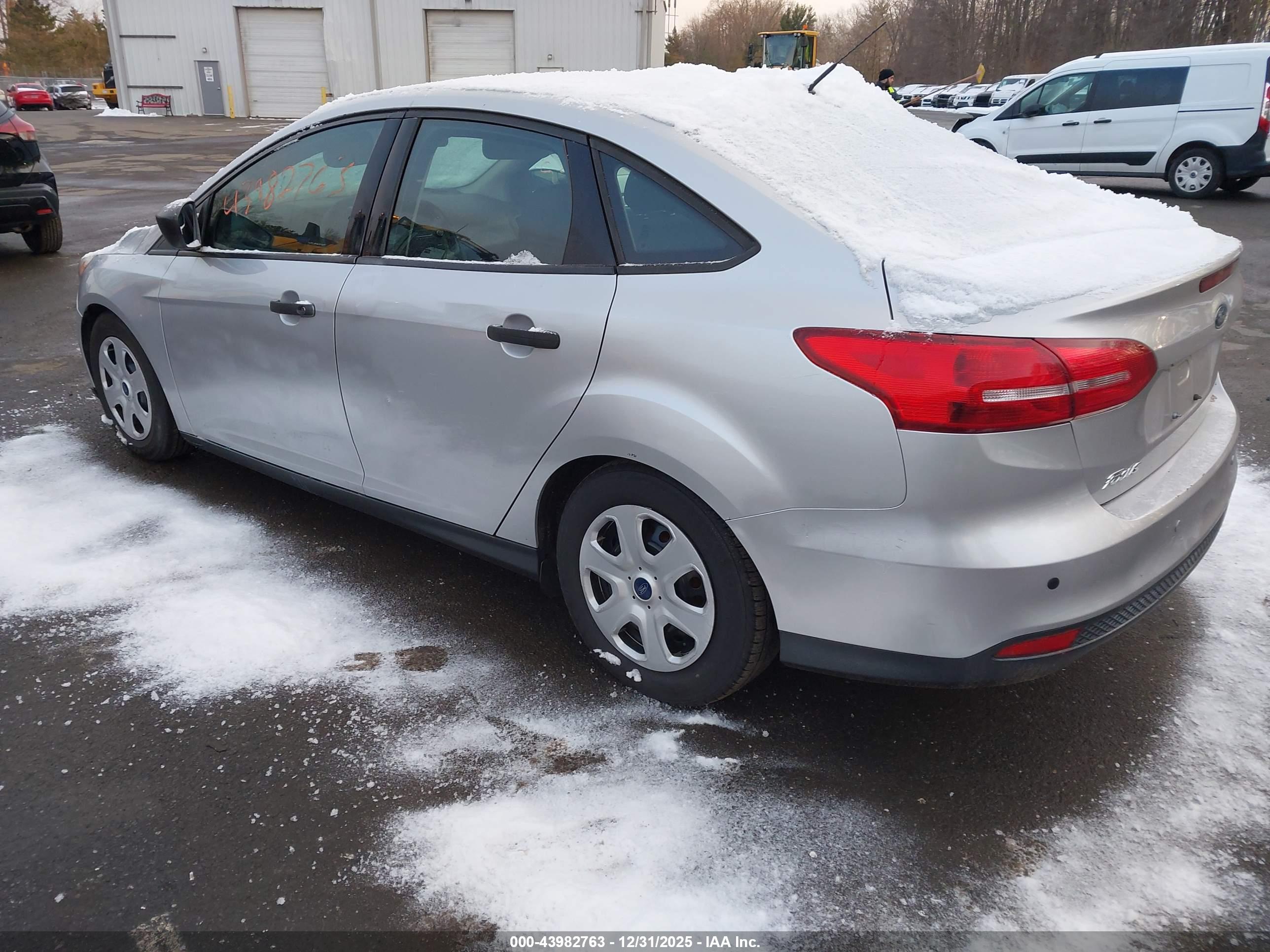 FORD FOCUS image 3