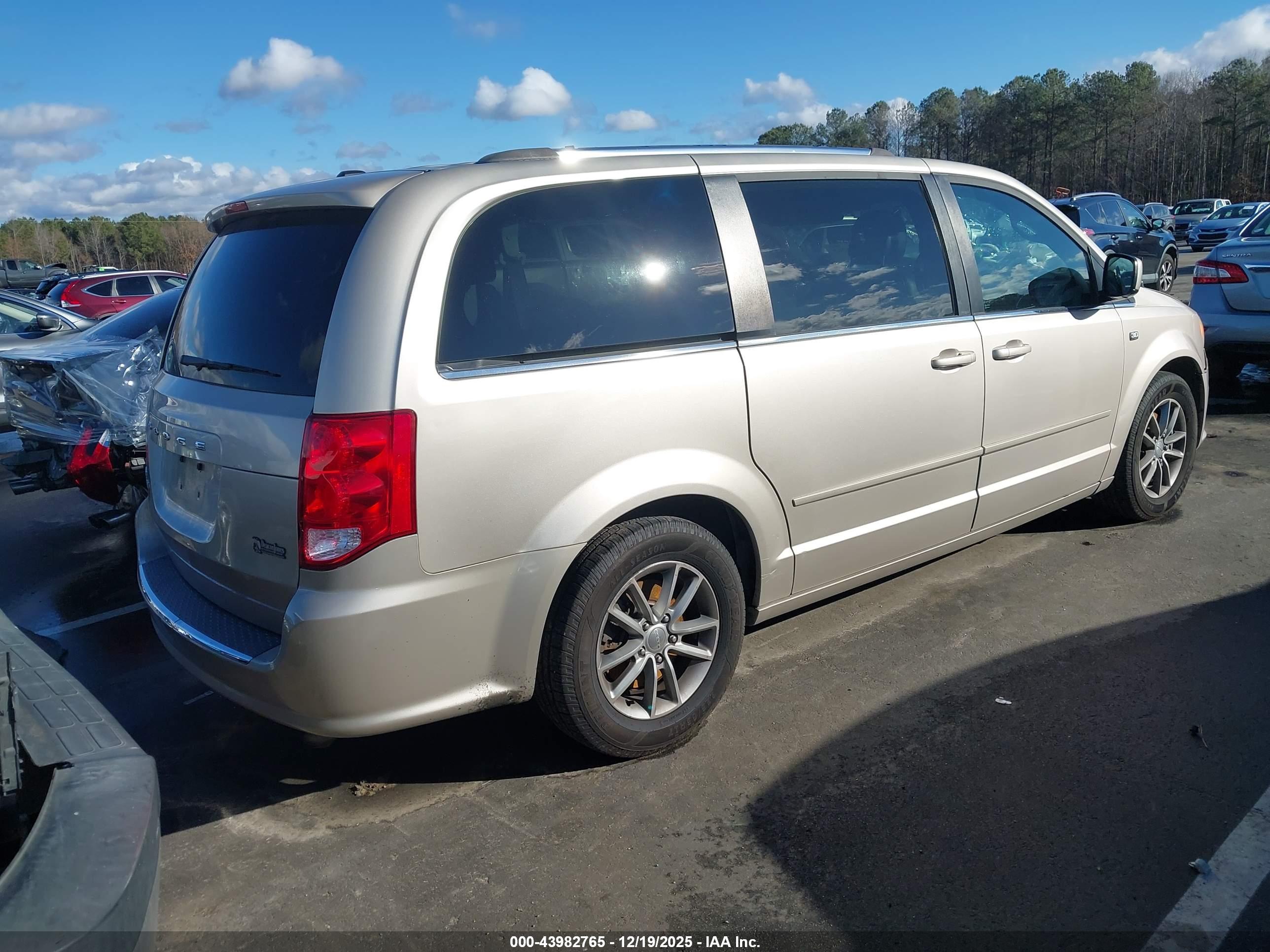 DODGE GRAND image 4