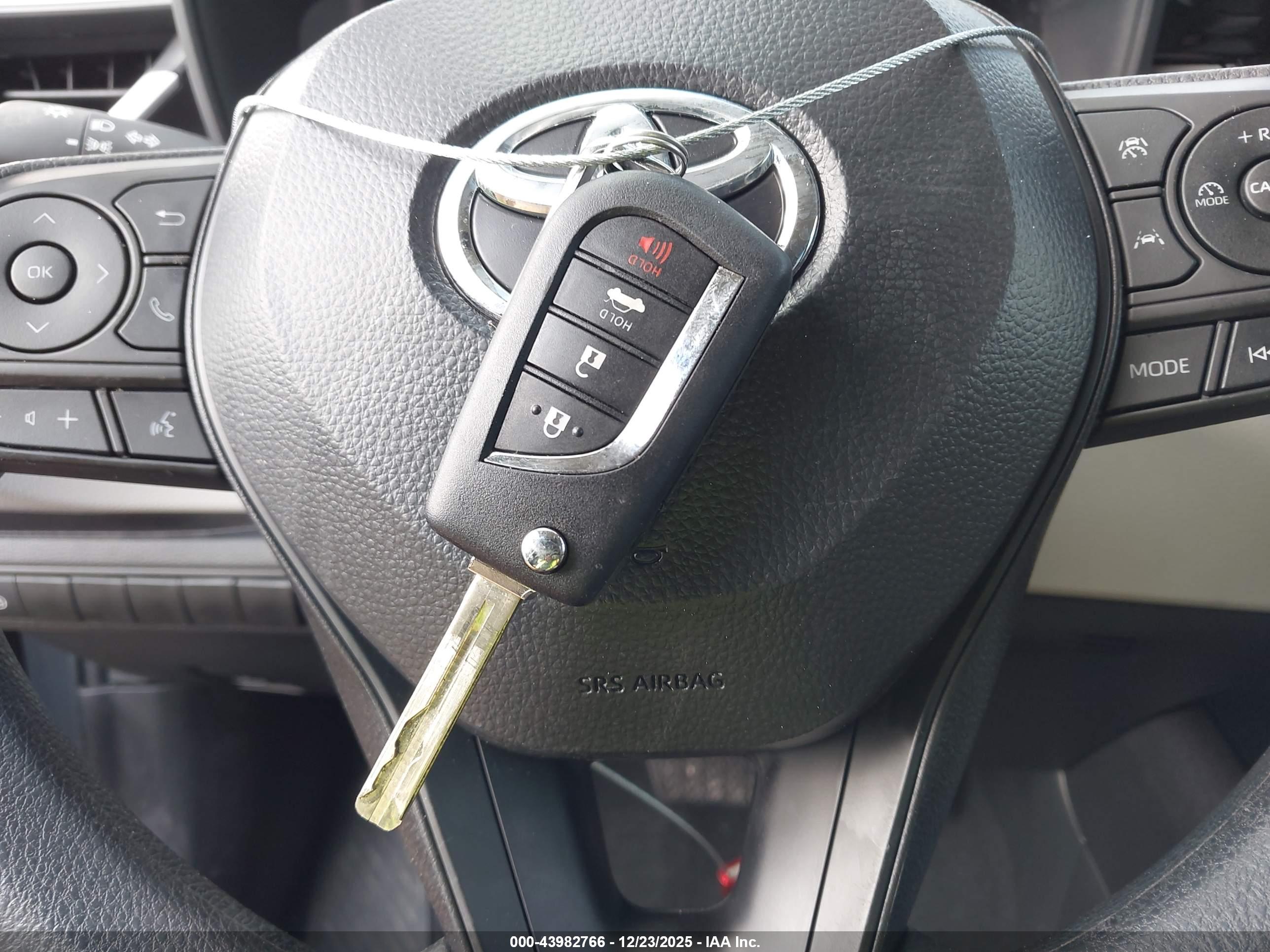 TOYOTA COROLLA image 11