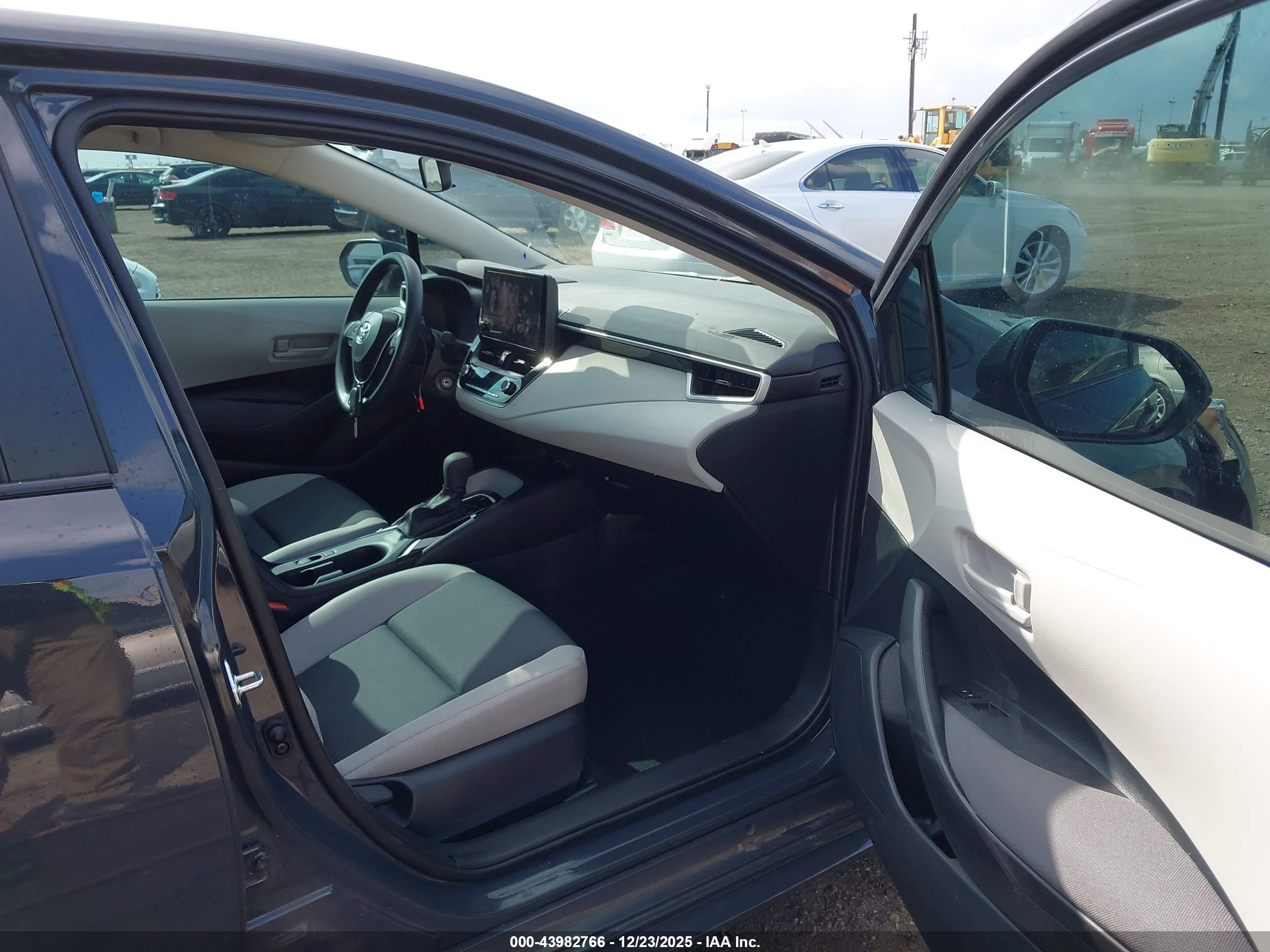 TOYOTA COROLLA image 5