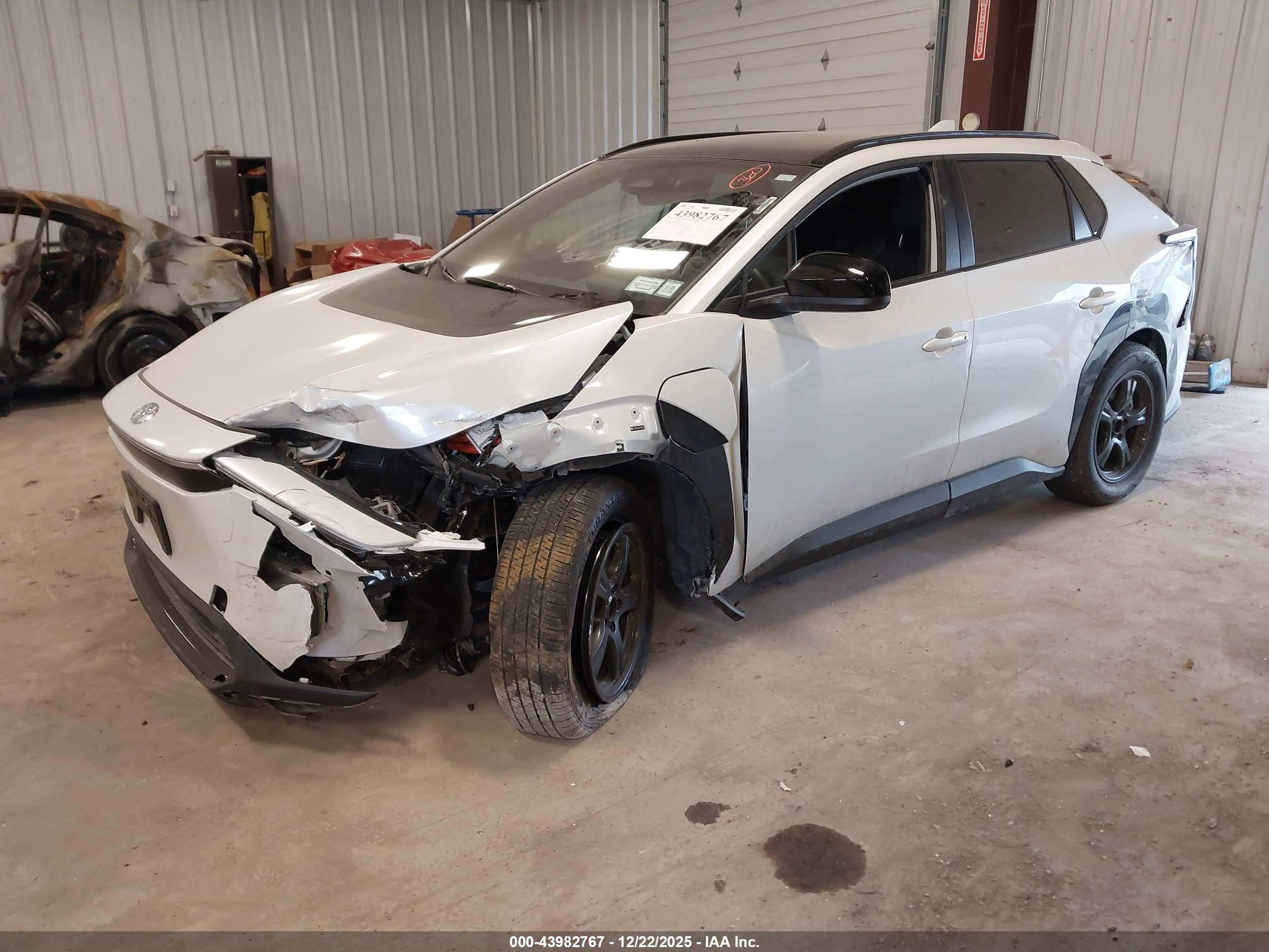TOYOTA BZ4X image 2
