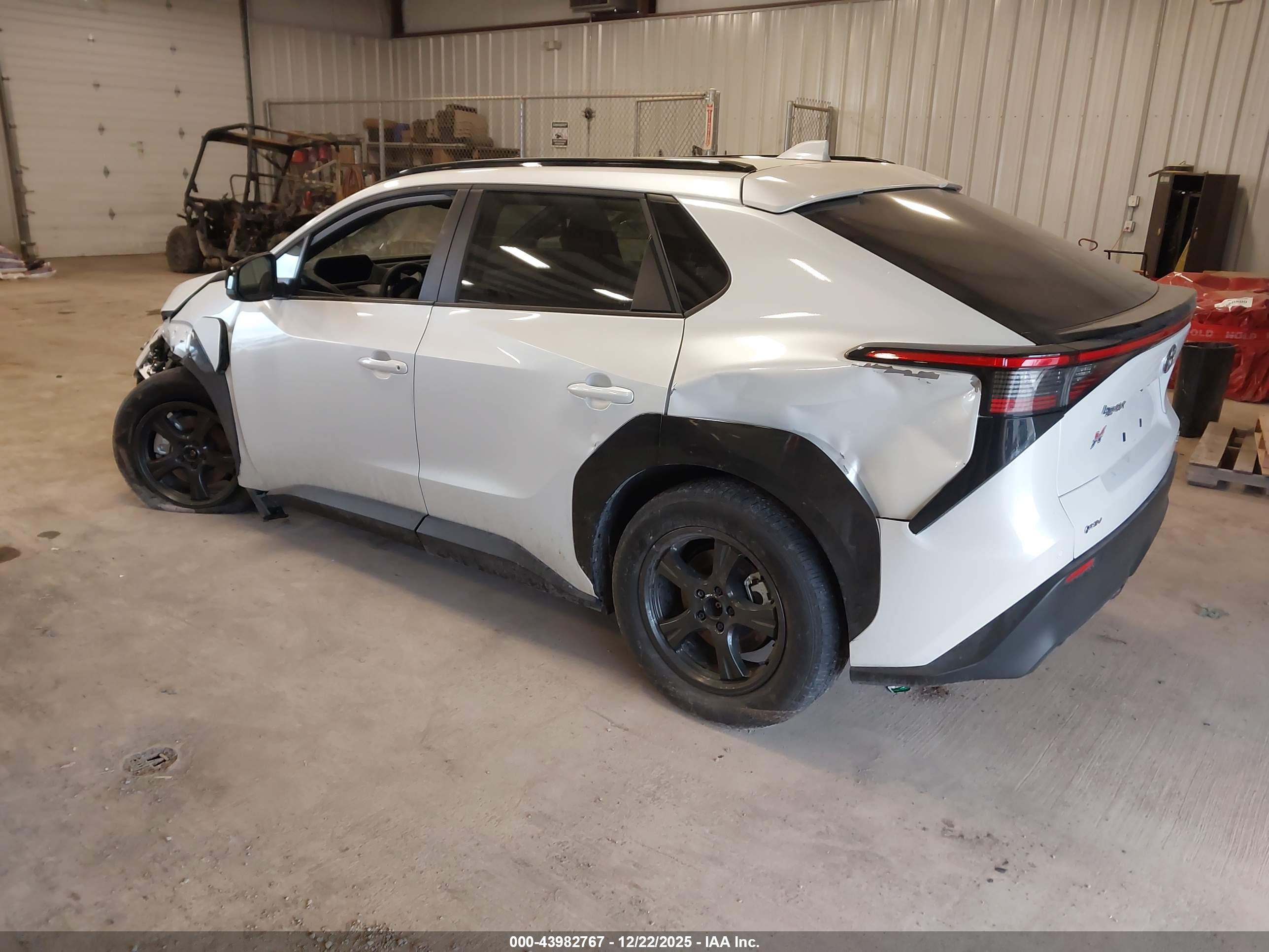 TOYOTA BZ4X image 3