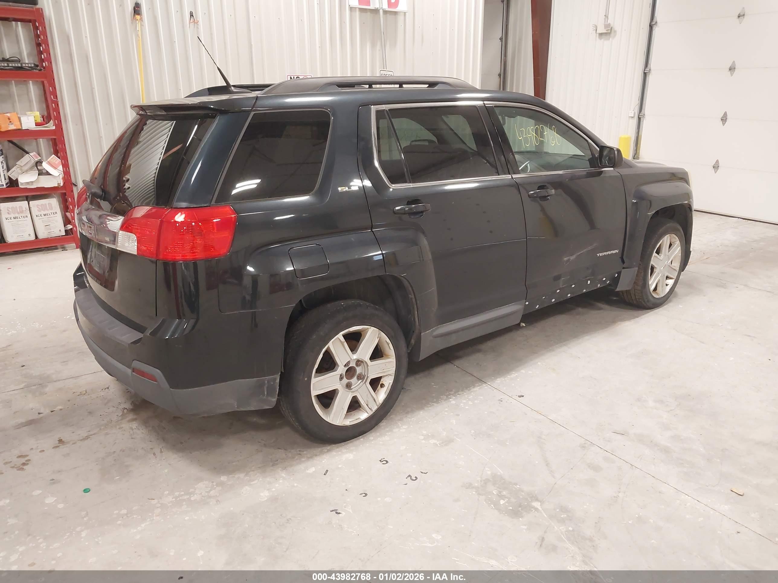 GMC TERRAIN image 4