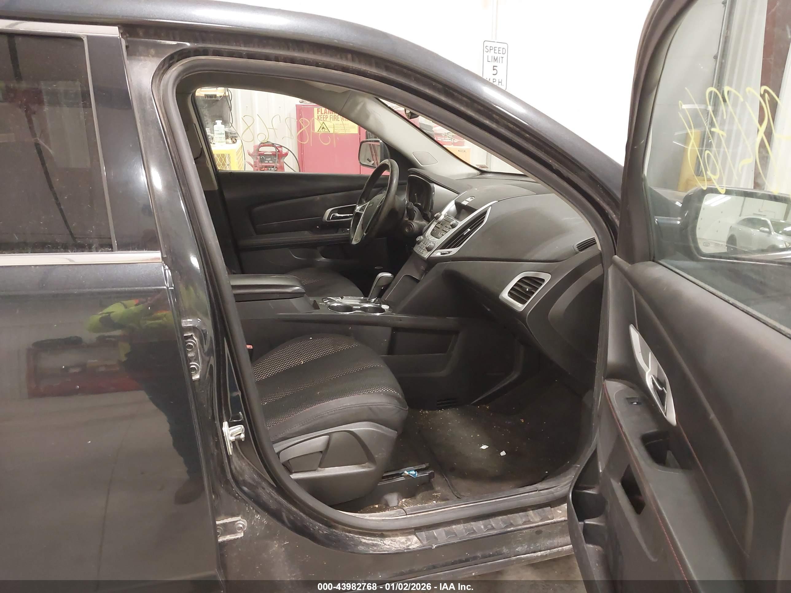 GMC TERRAIN image 5
