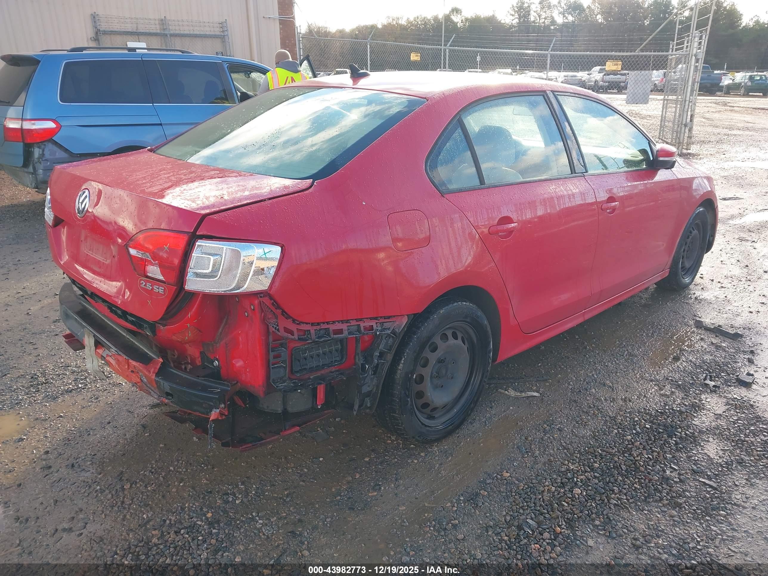 VOLKSWAGEN JETTA image 4
